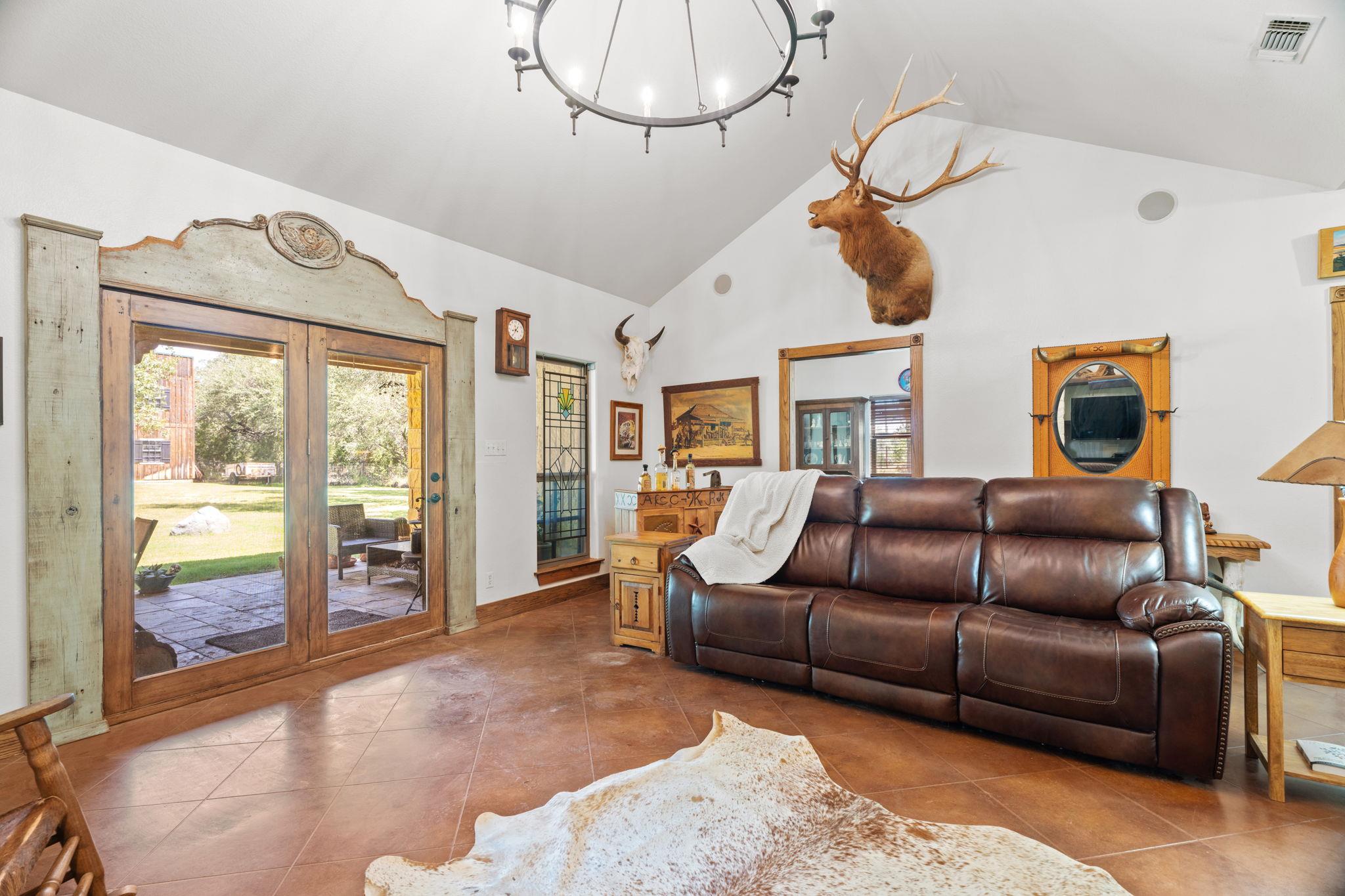 102 Camm Lary Cir, Burnet, TX 78611