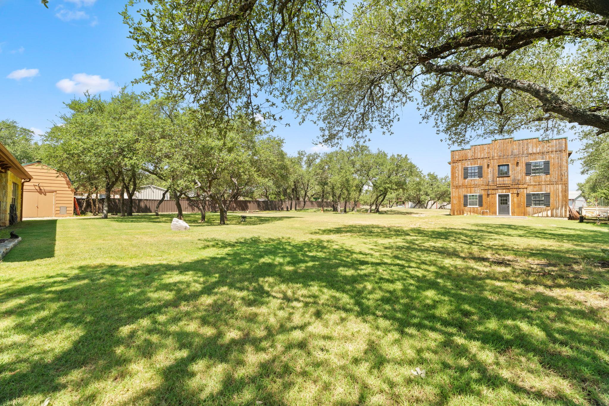 102 Camm Lary Cir, Burnet, TX 78611