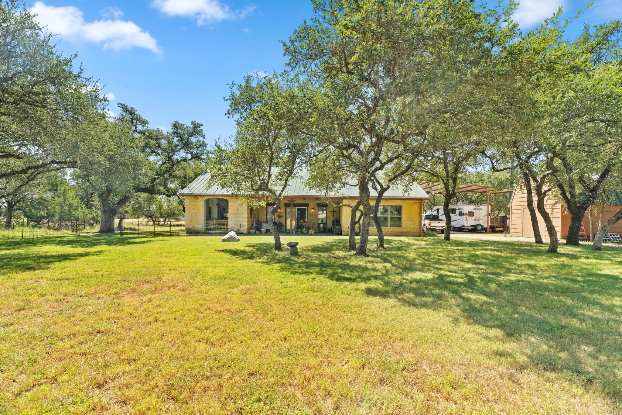 102 Camm Lary Cir, Burnet, TX 78611