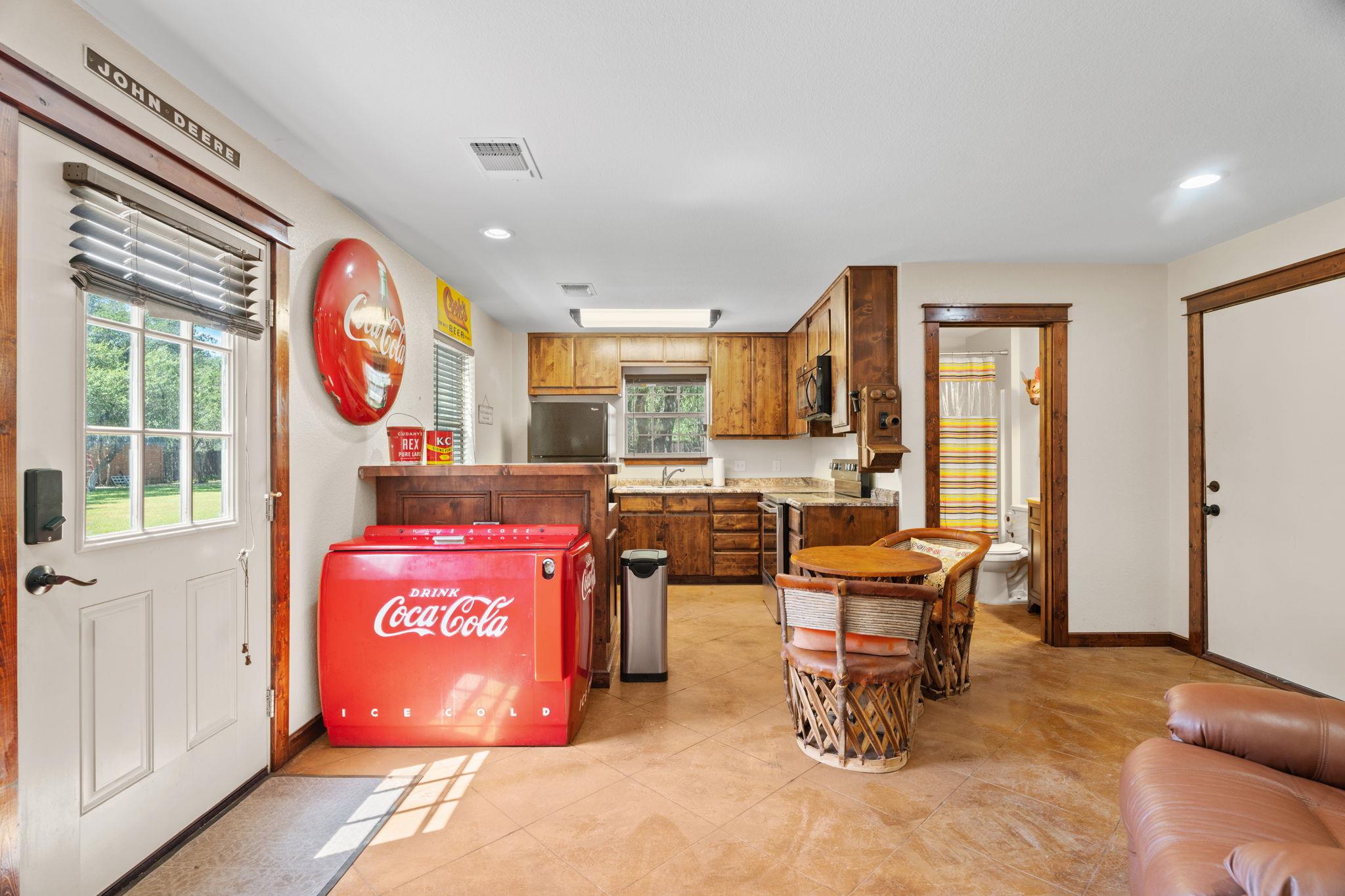 102 Camm Lary Cir, Burnet, TX 78611