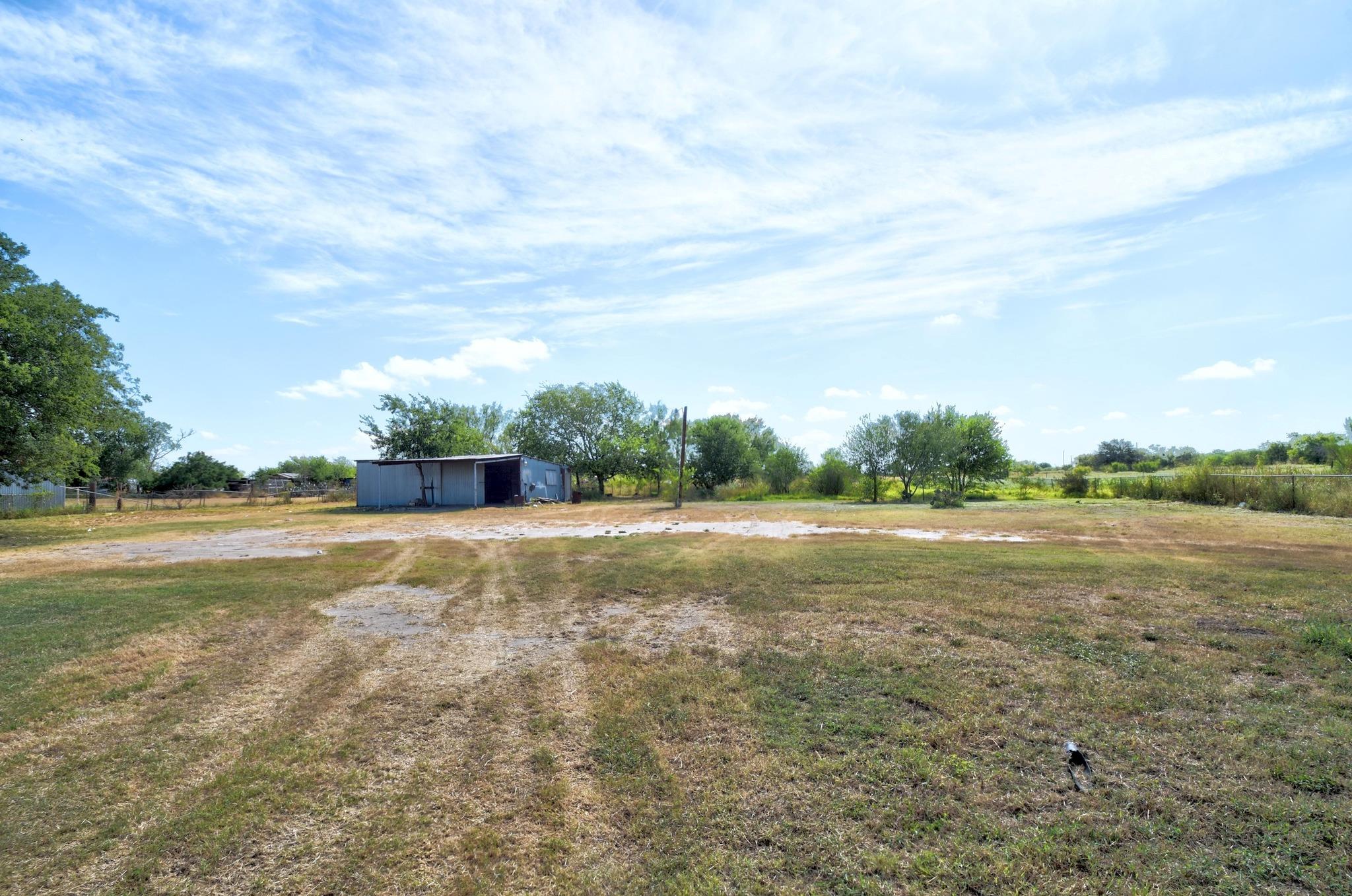 17398 Benton City Rd, Von Ormy, TX 78073