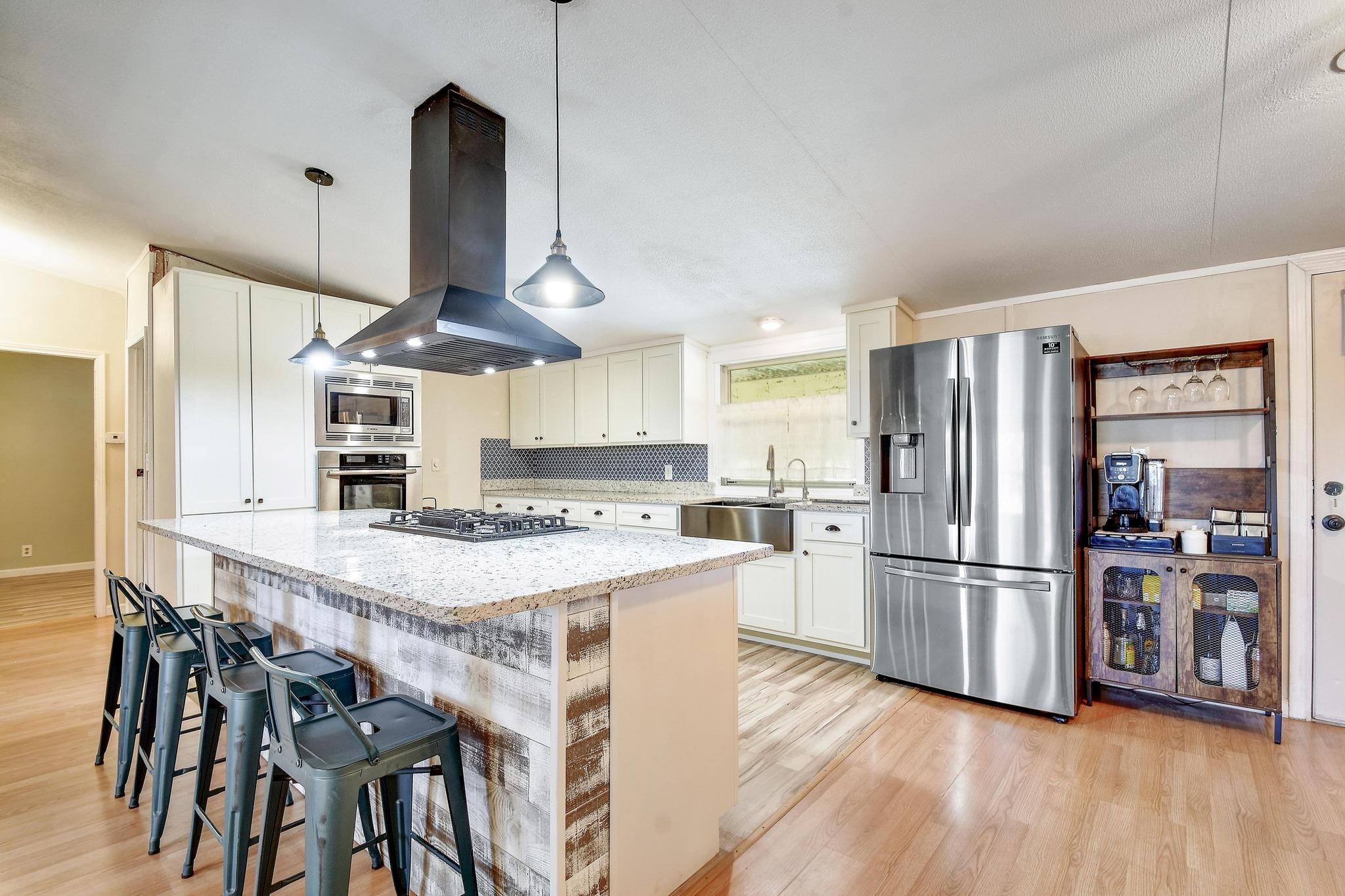 17398 Benton City Rd, Von Ormy, TX 78073