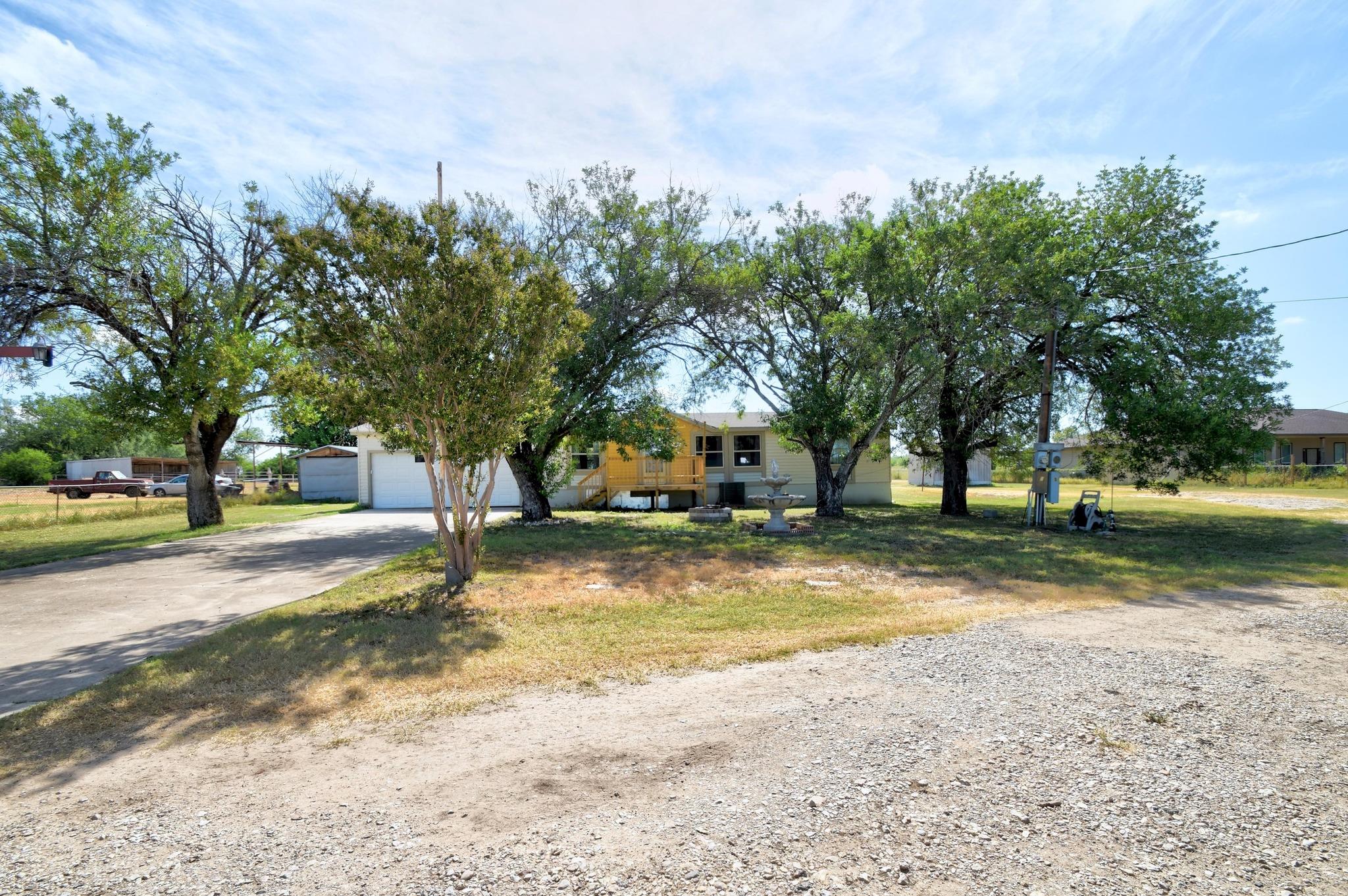 17398 Benton City Rd, Von Ormy, TX 78073
