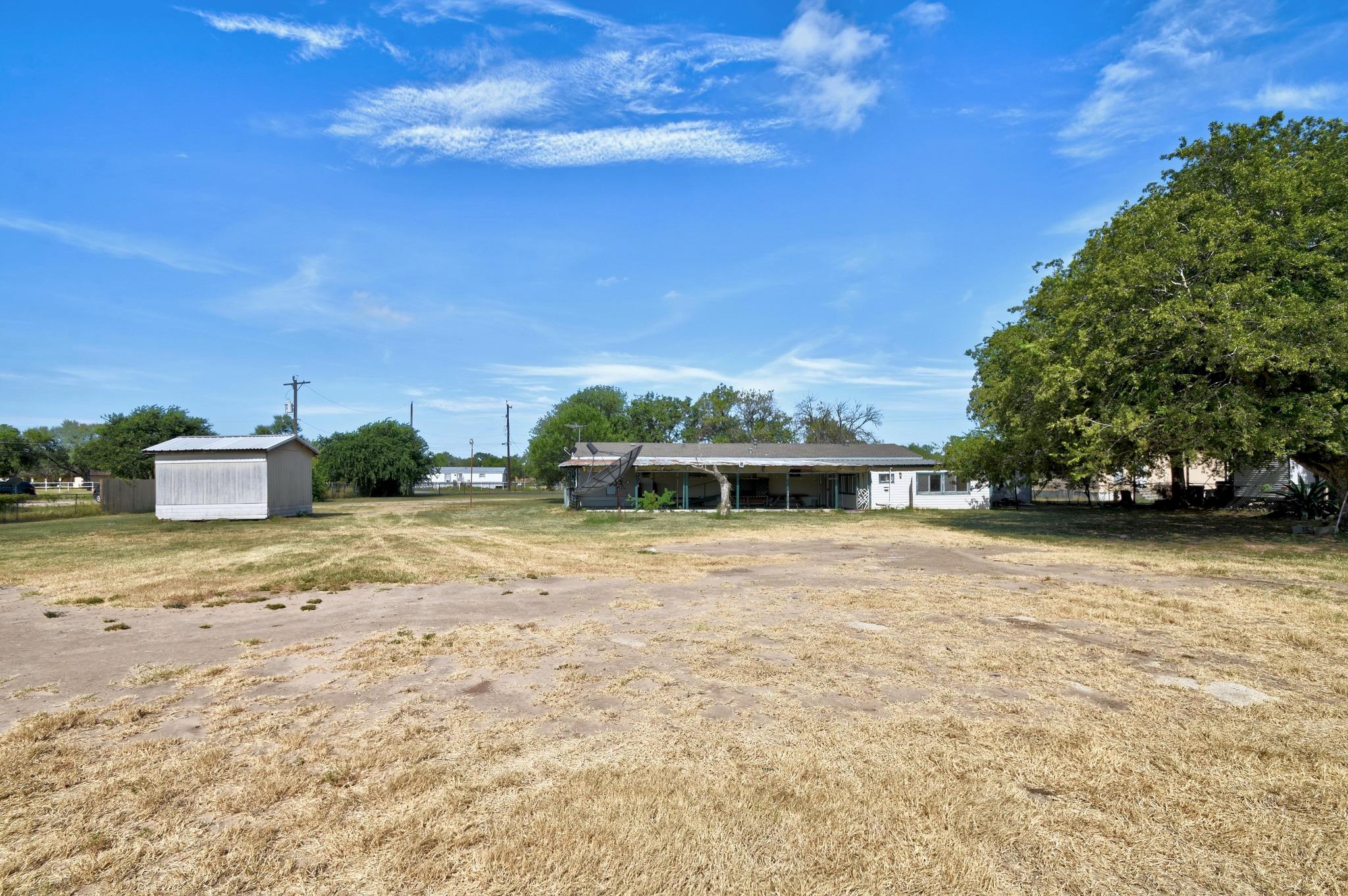 17398 Benton City Rd, Von Ormy, TX 78073