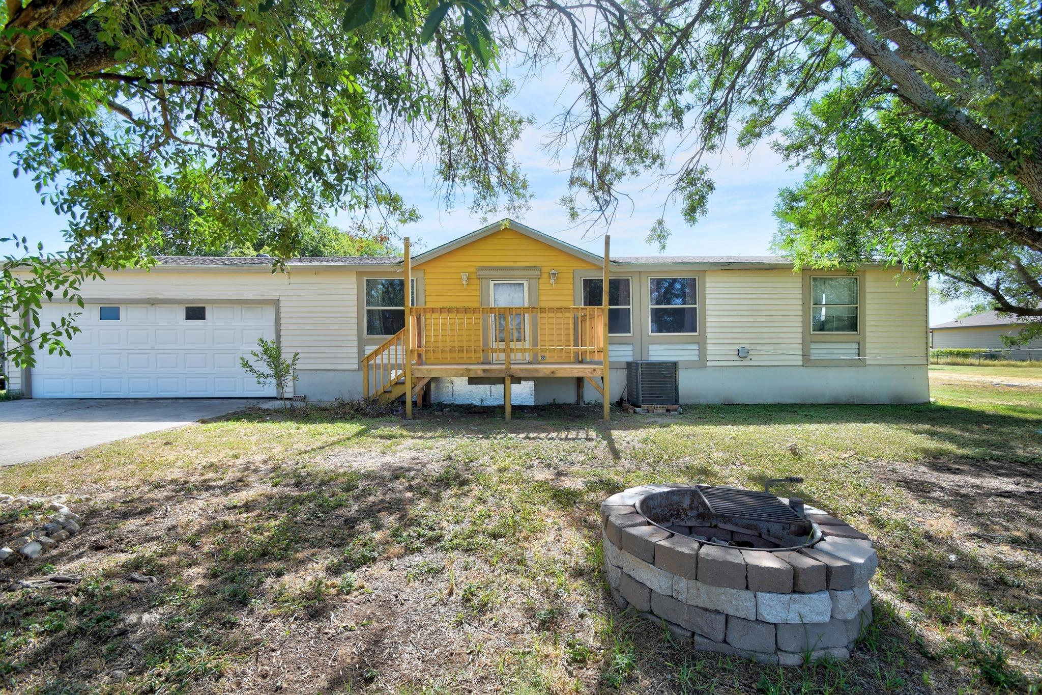 17398 Benton City Rd, Von Ormy, TX 78073
