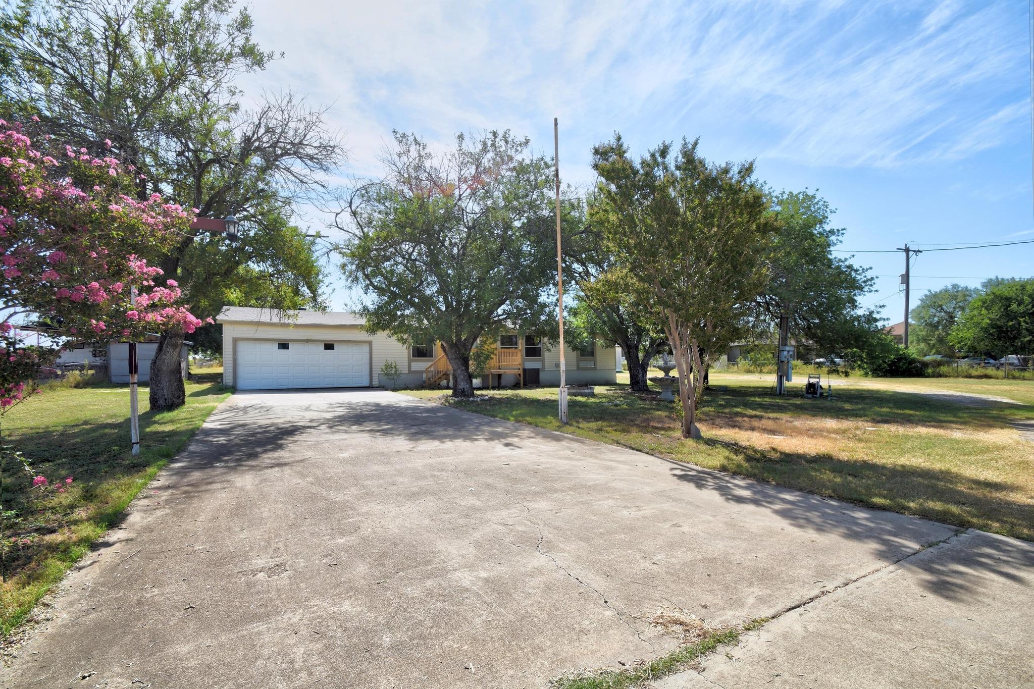 17398 Benton City Rd, Von Ormy, TX 78073