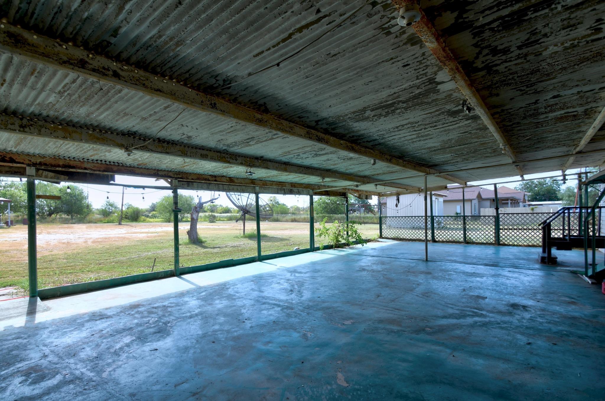 17398 Benton City Rd, Von Ormy, TX 78073