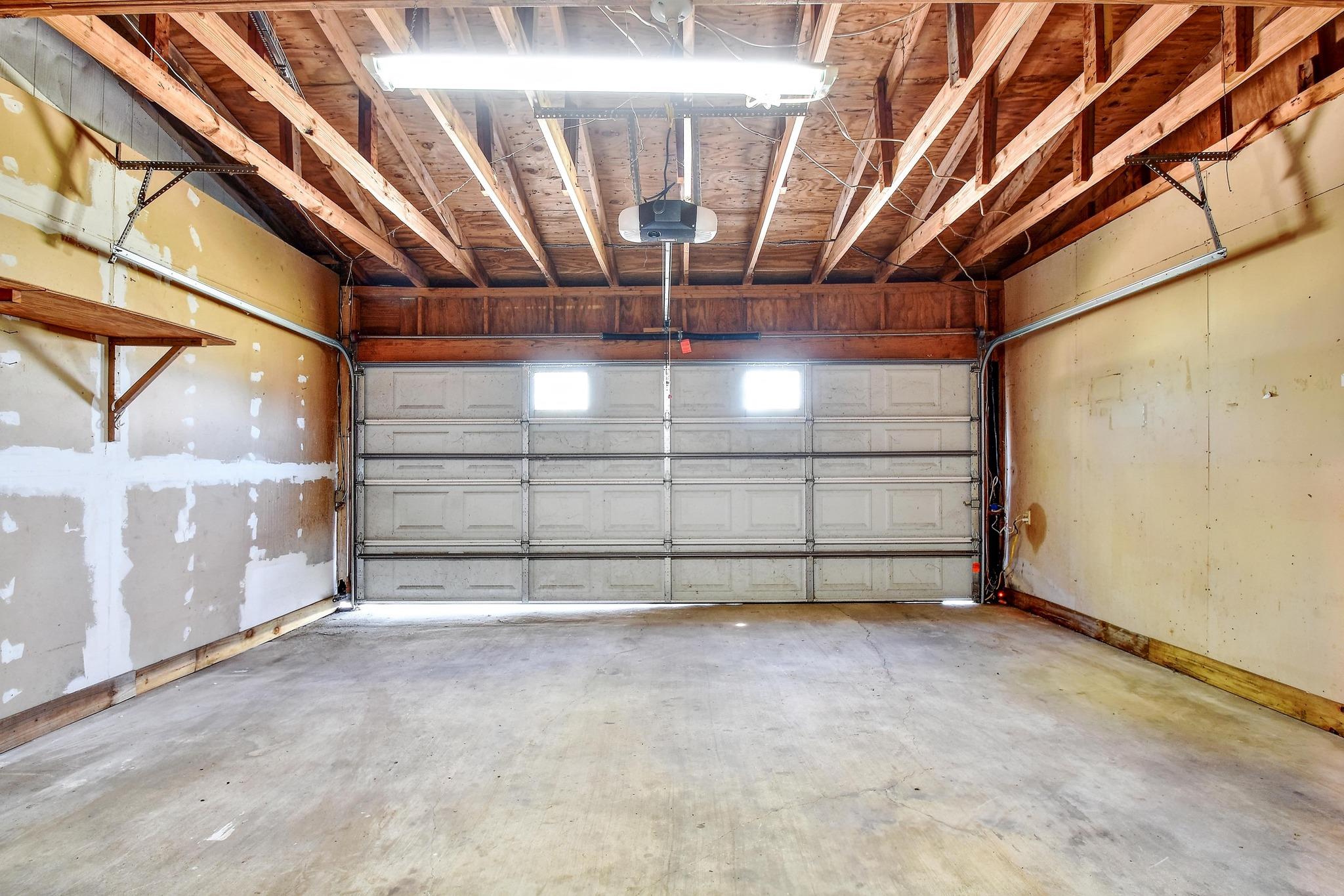 17398 Benton City Rd, Von Ormy, TX 78073