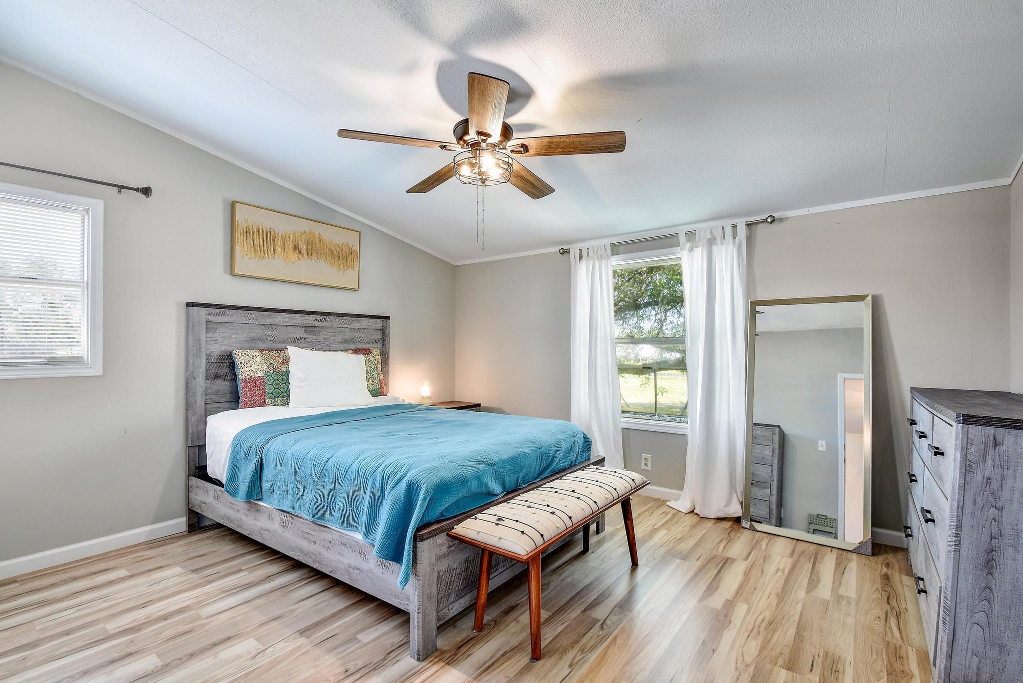 17398 Benton City Rd, Von Ormy, TX 78073