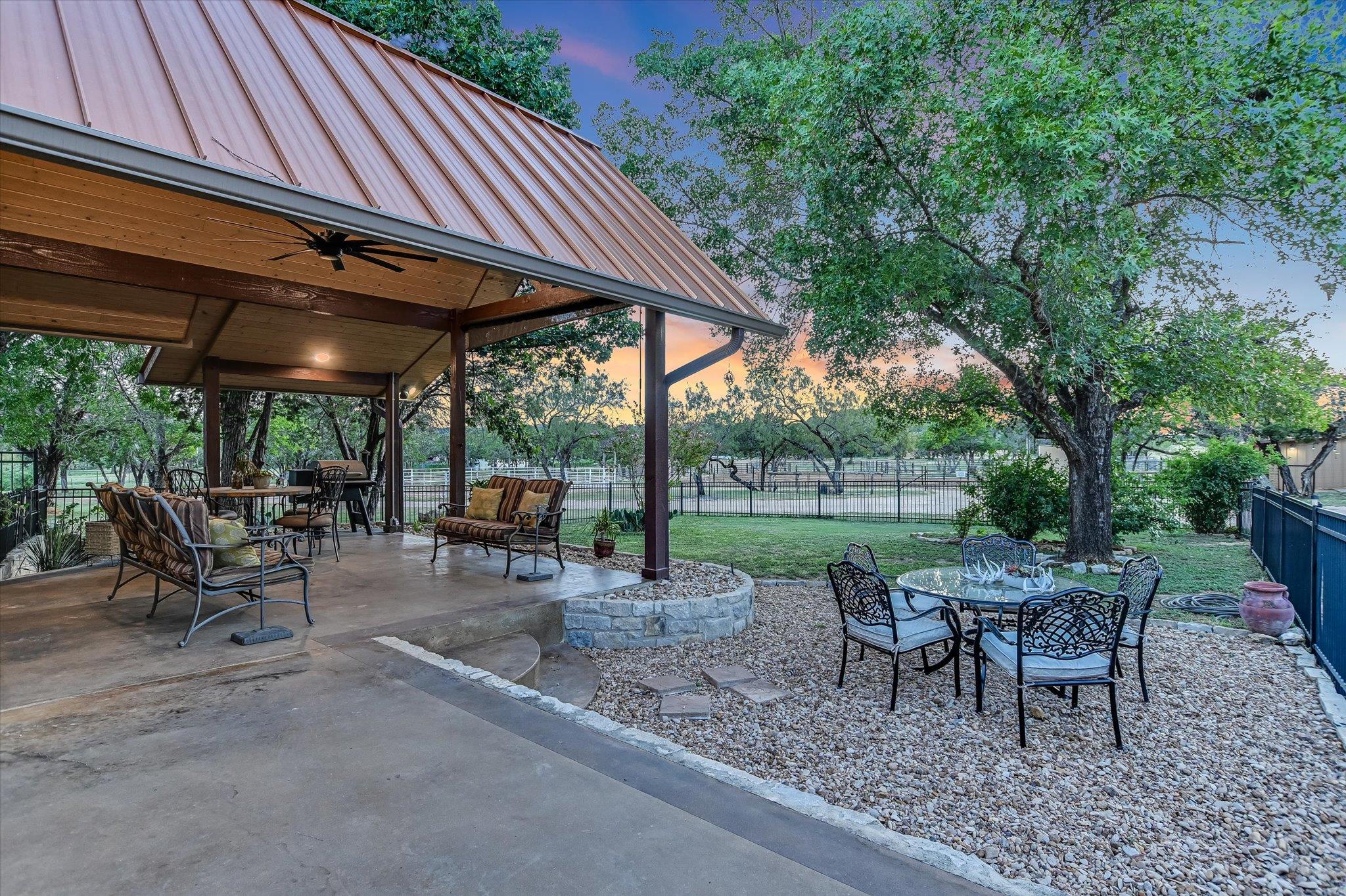 1005 County Road 414, Spicewood, TX 78669