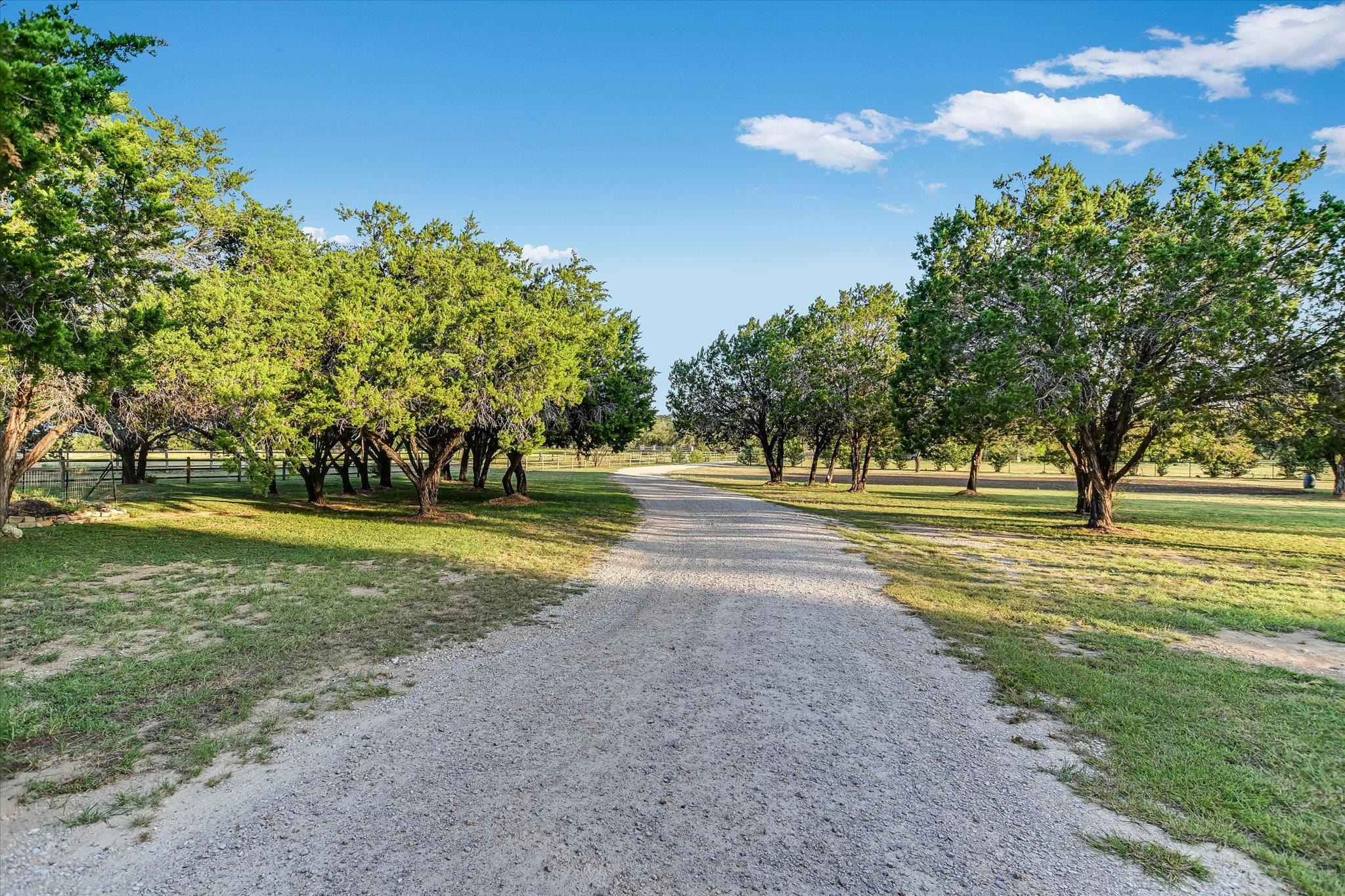 1005 County Road 414, Spicewood, TX 78669