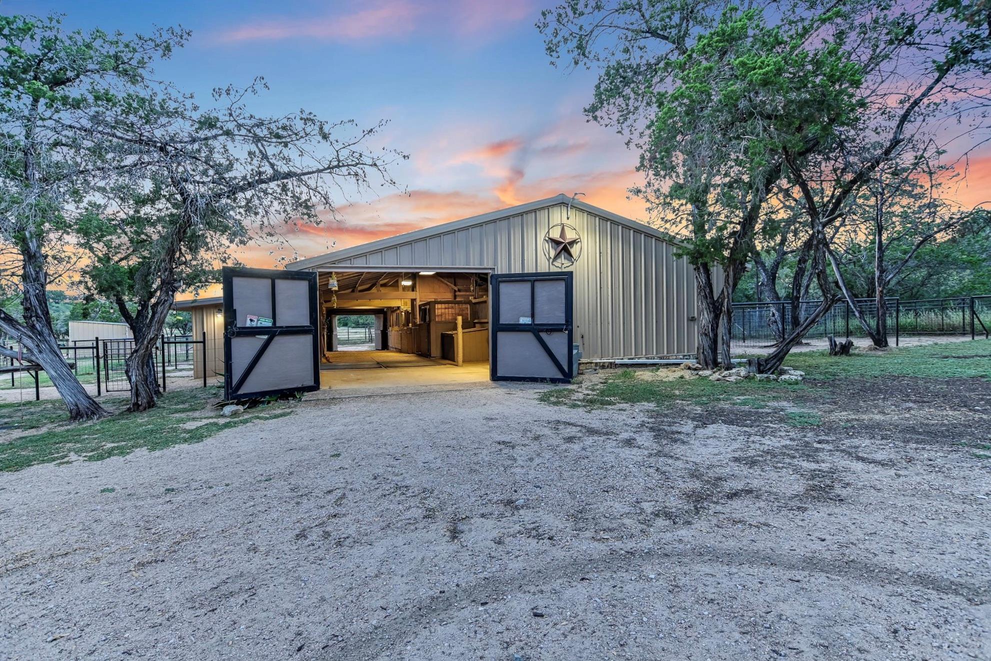 1005 County Road 414, Spicewood, TX 78669