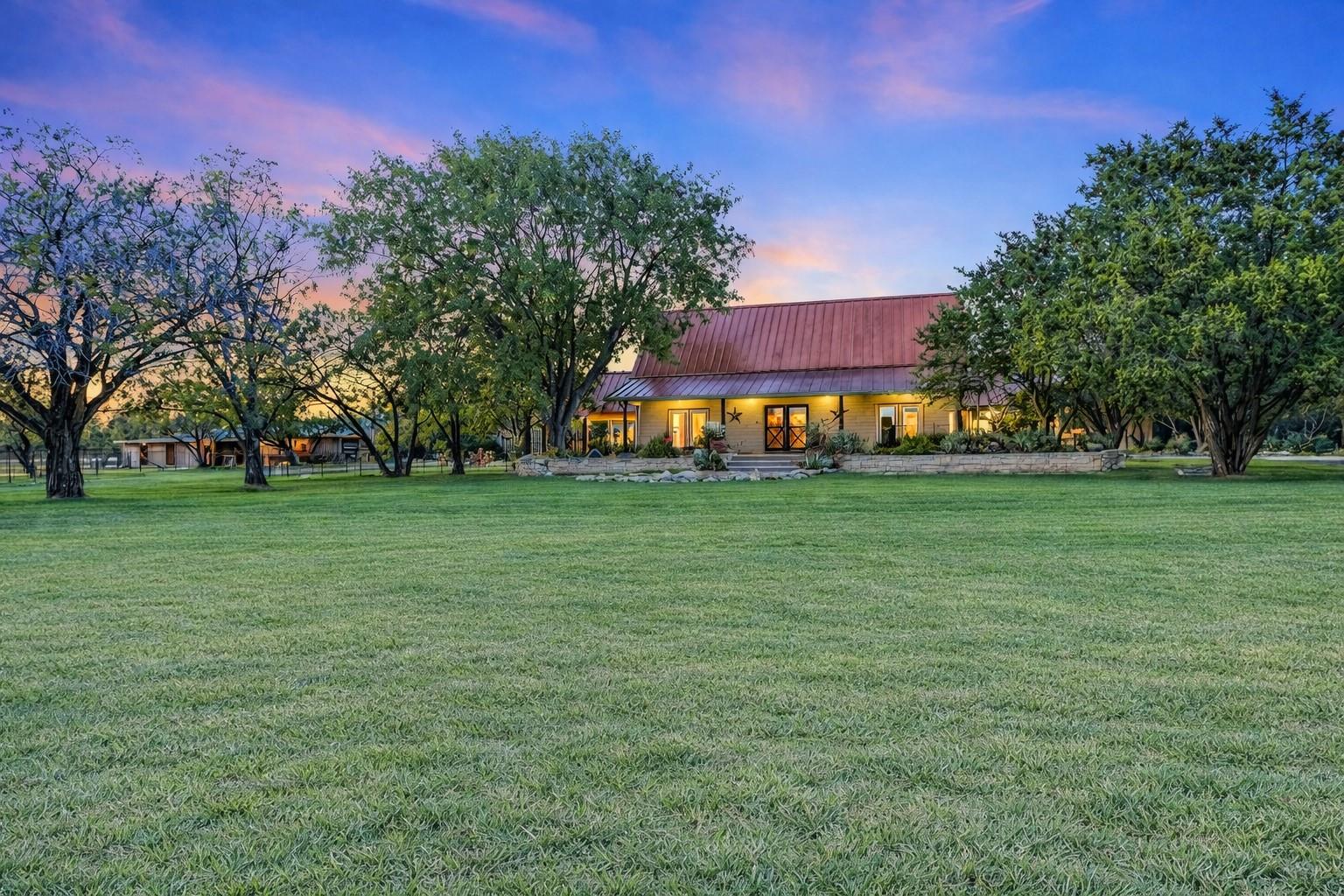 1005 County Road 414, Spicewood, TX 78669