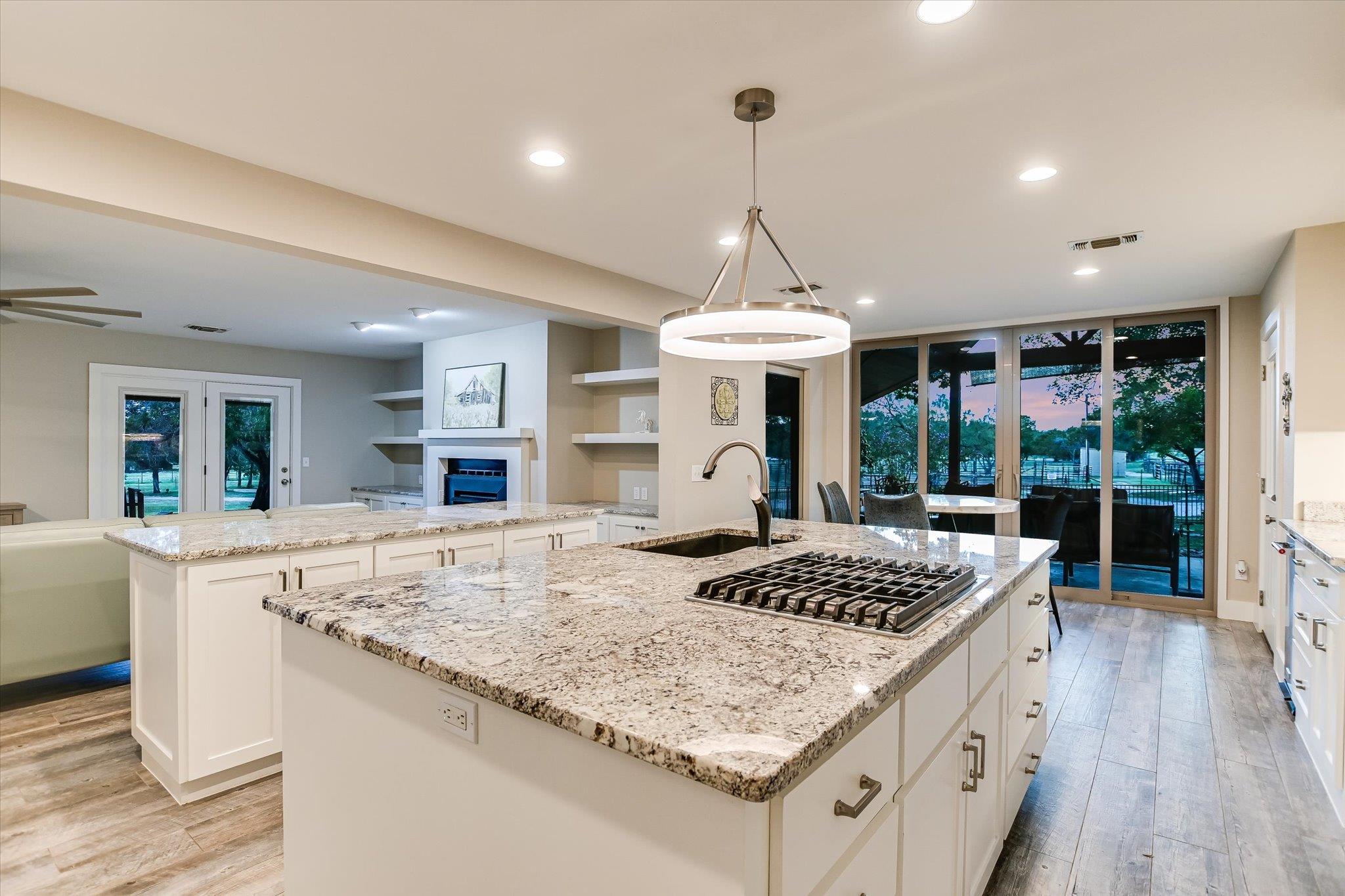 1005 County Road 414, Spicewood, TX 78669