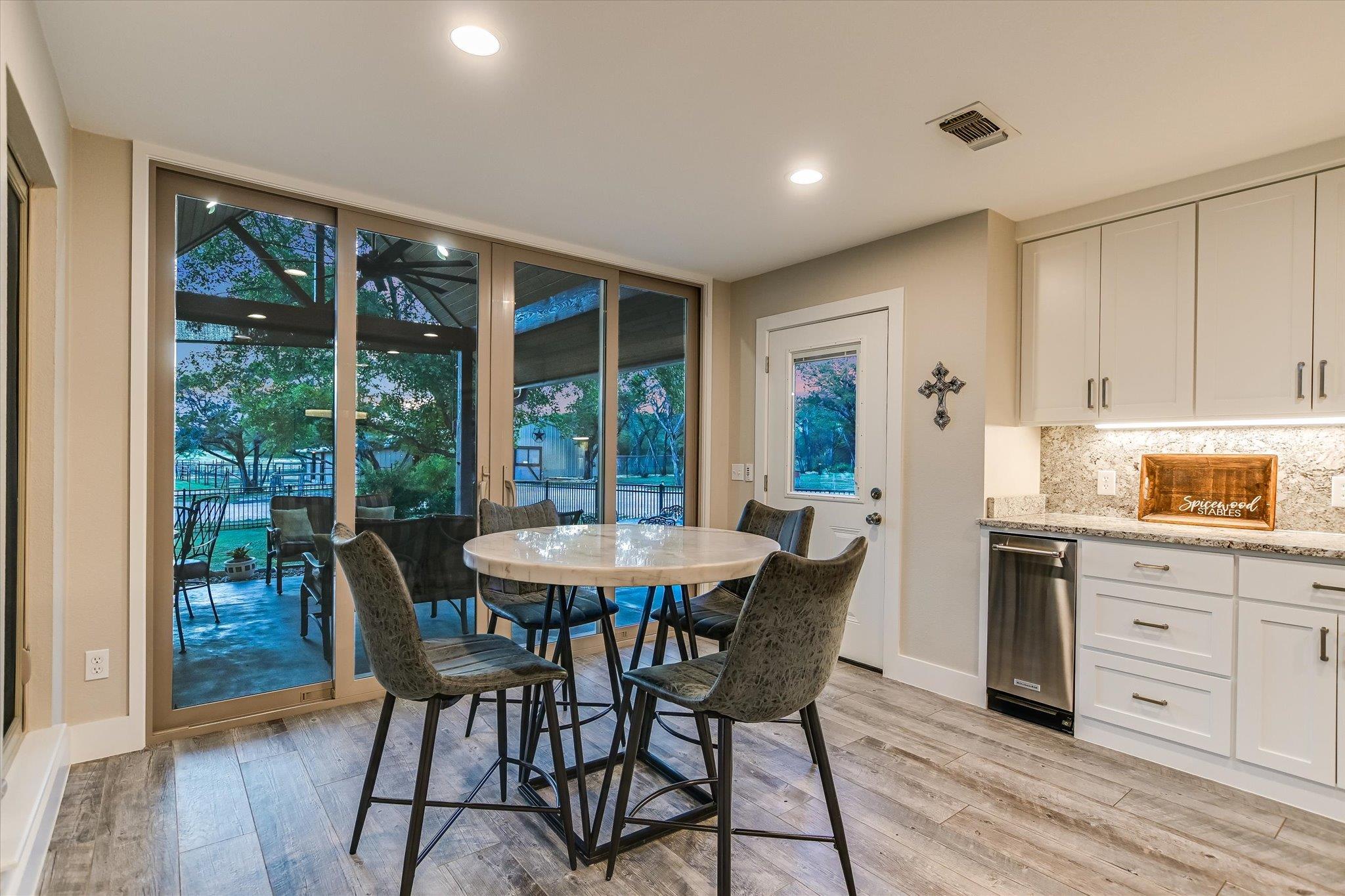 1005 County Road 414, Spicewood, TX 78669