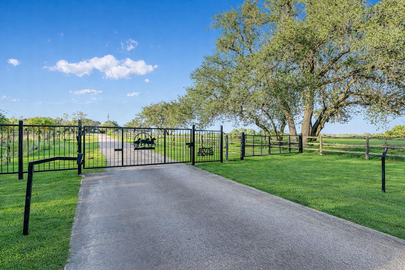 1005 County Road 414, Spicewood, TX 78669