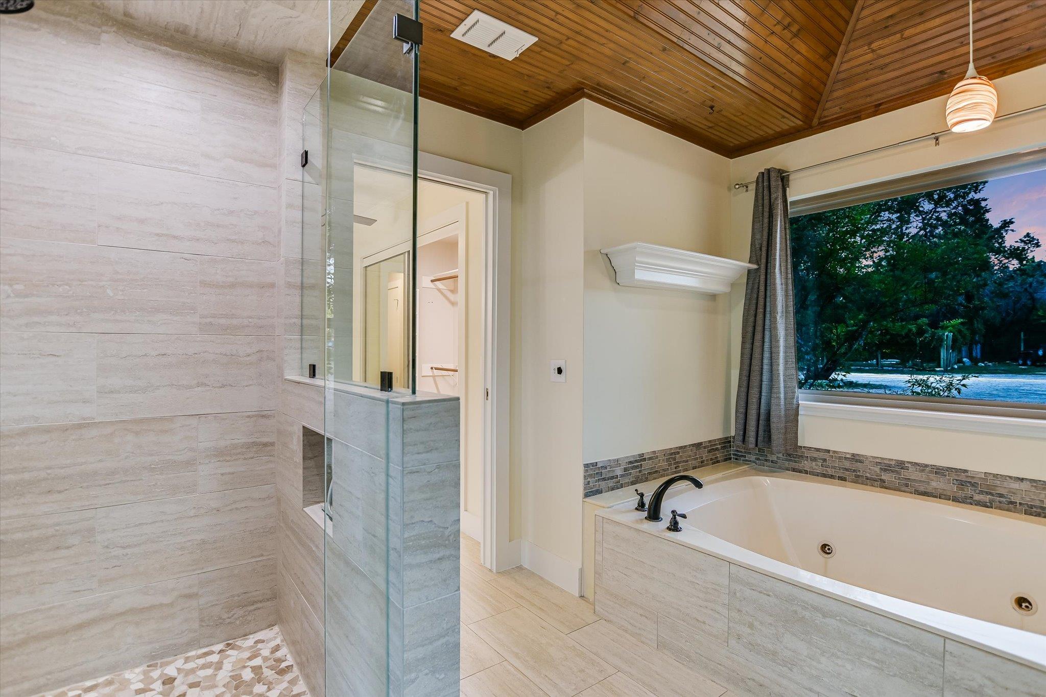 1005 County Road 414, Spicewood, TX 78669