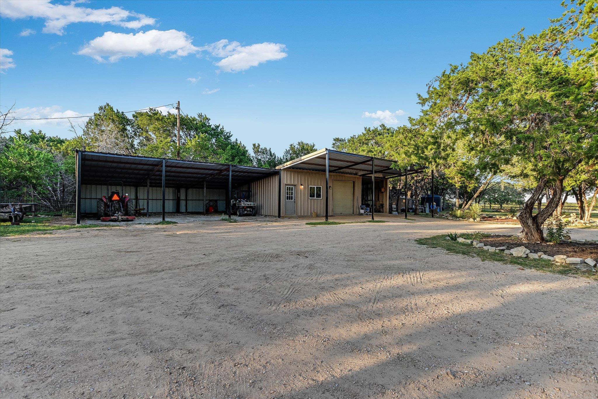 1005 County Road 414, Spicewood, TX 78669