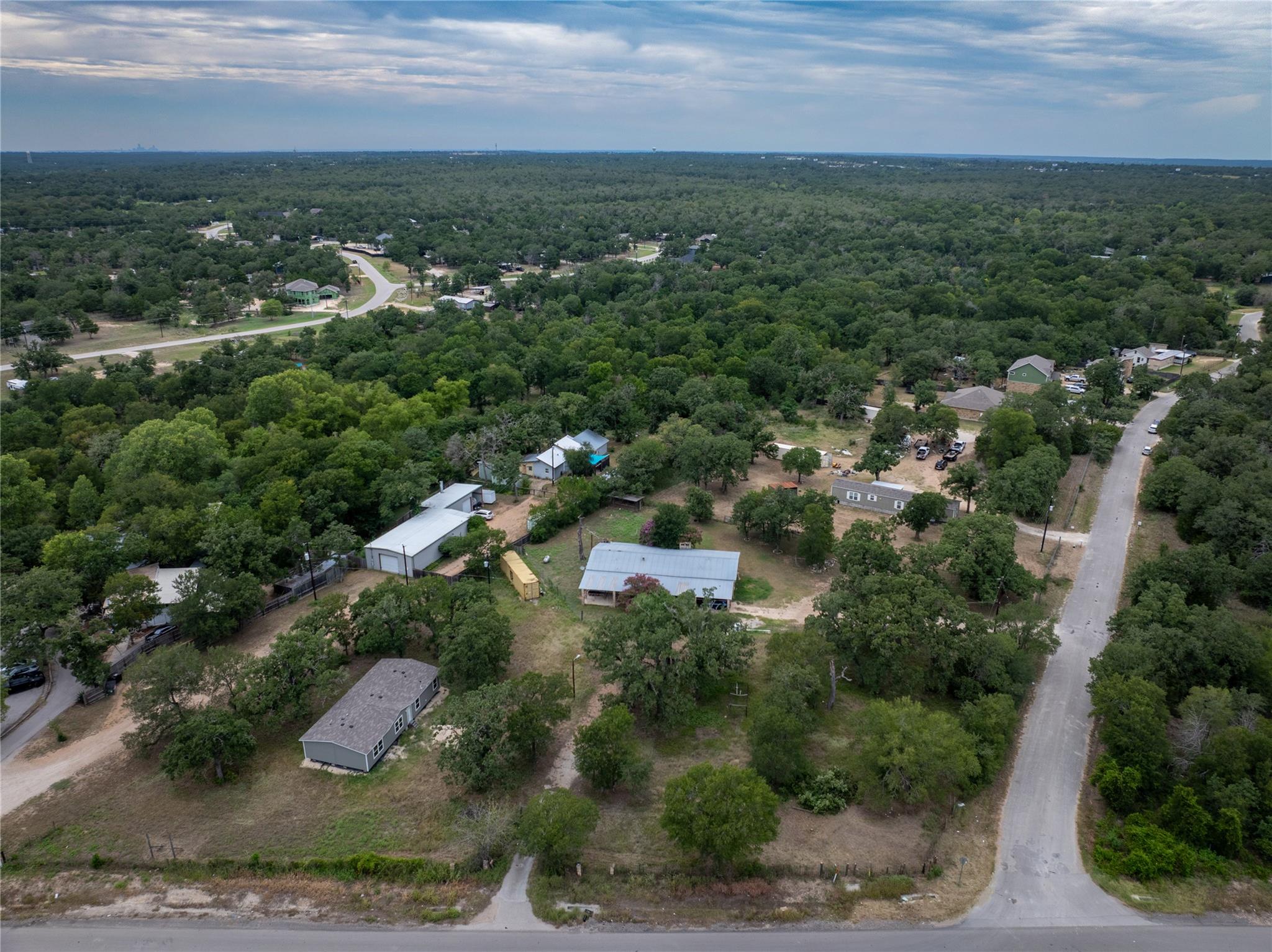 120 Leisure Ln, Cedar Creek, TX 78612
