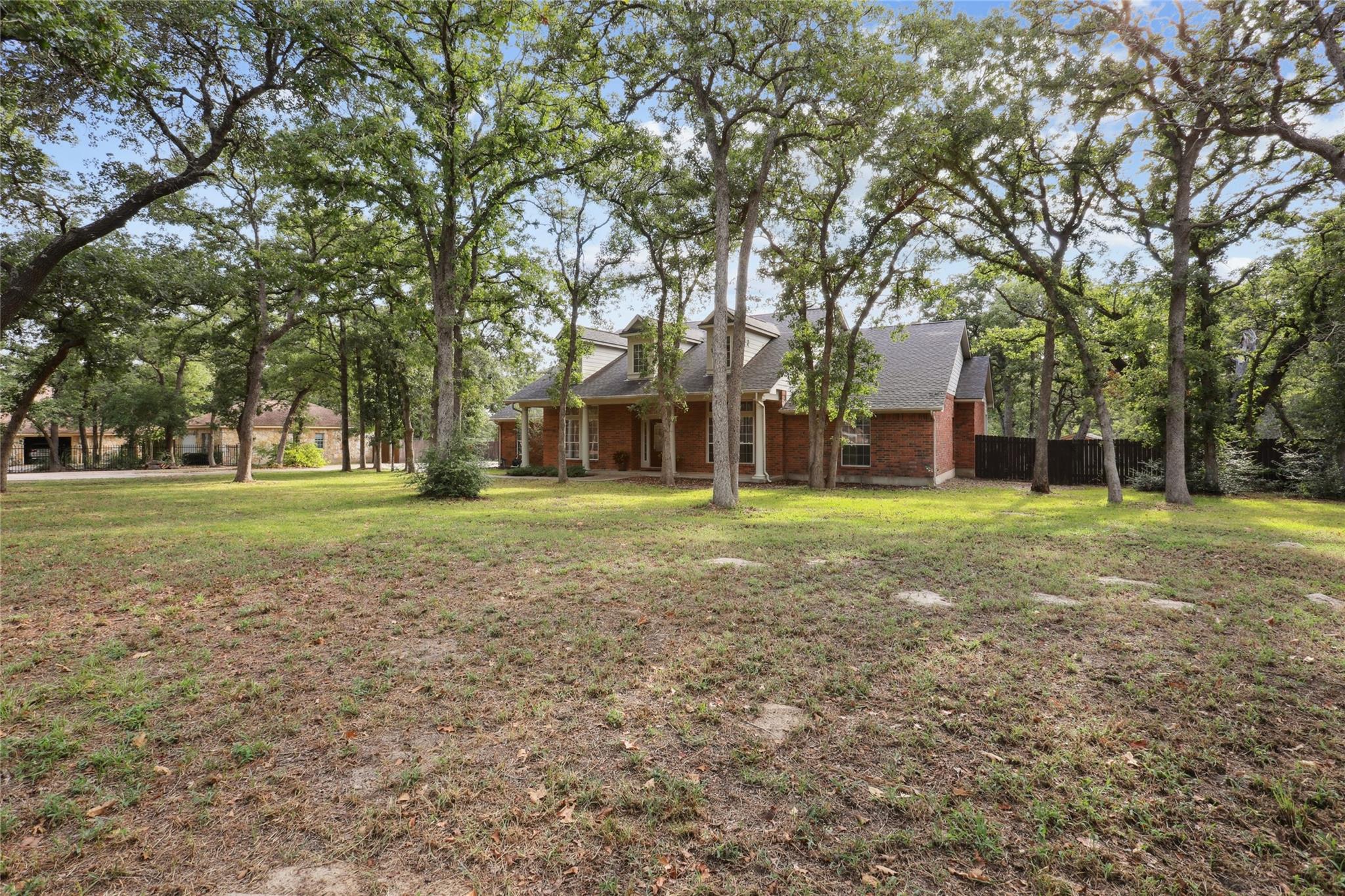 120 Juniper Trl, Elgin, TX 78621