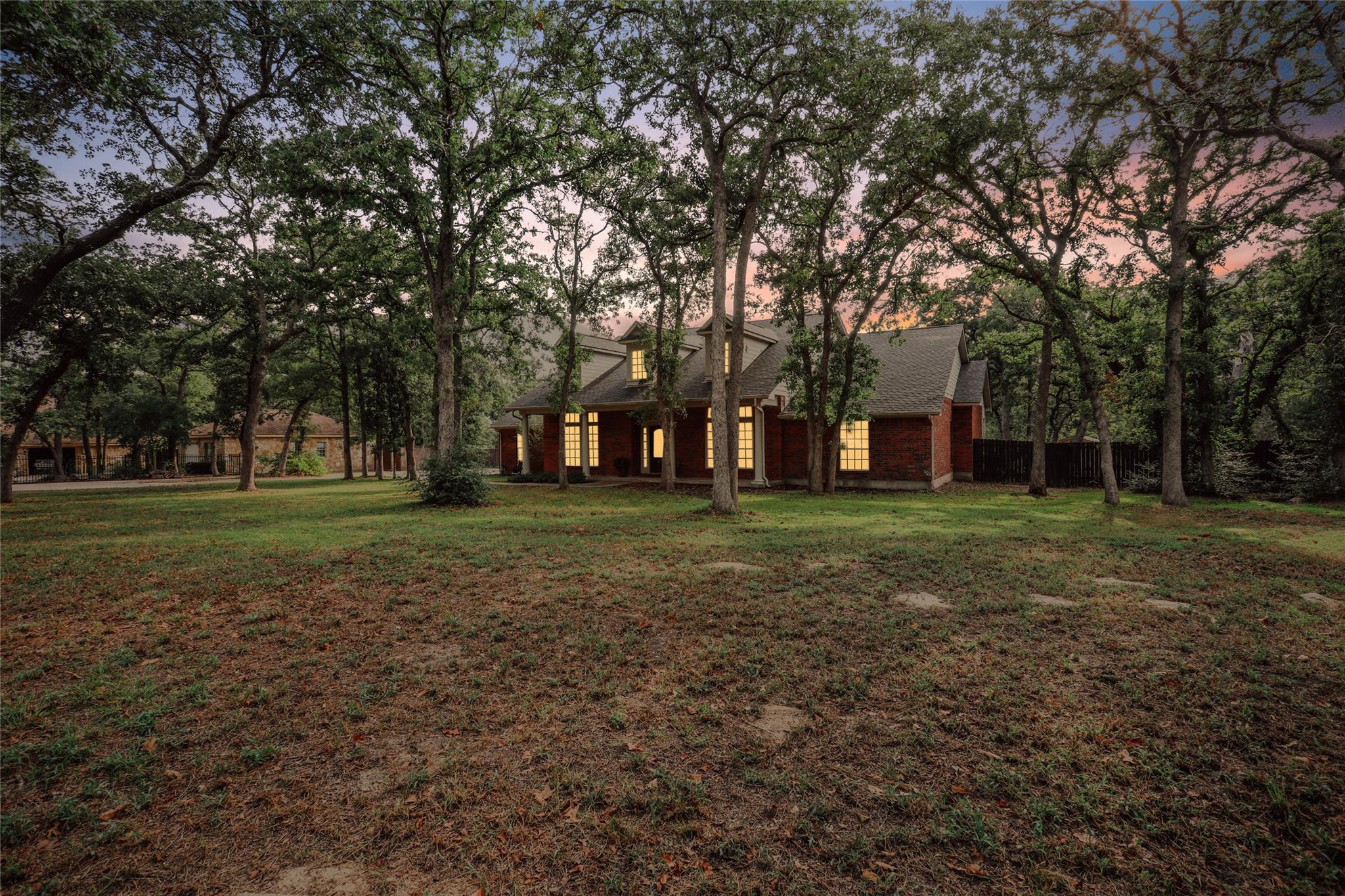 120 Juniper Trl, Elgin, TX 78621