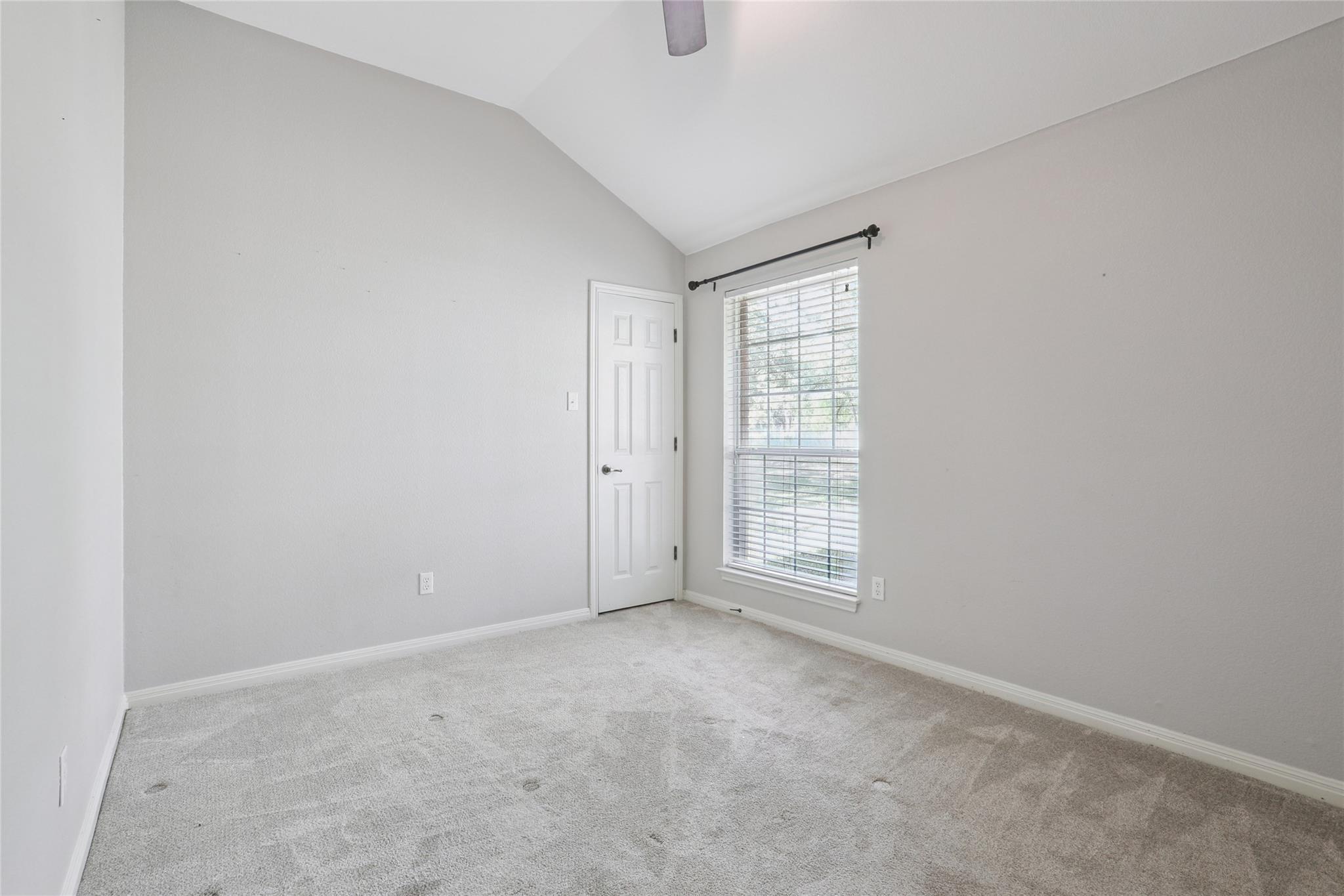 120 Juniper Trl, Elgin, TX 78621