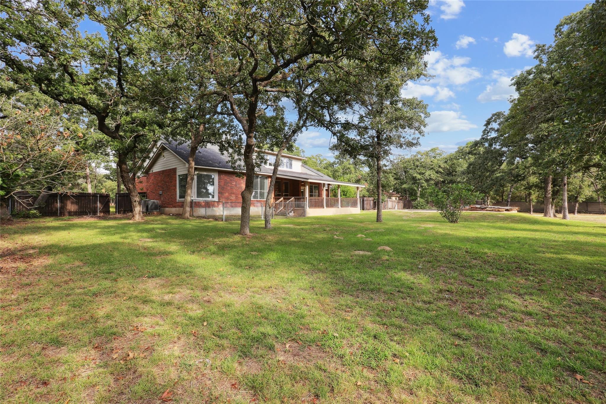 120 Juniper Trl, Elgin, TX 78621