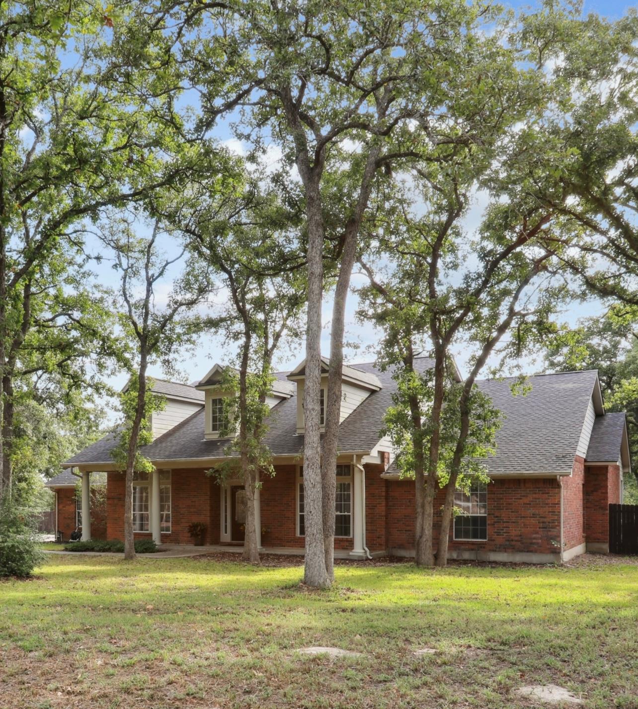 120 Juniper Trl, Elgin, TX 78621