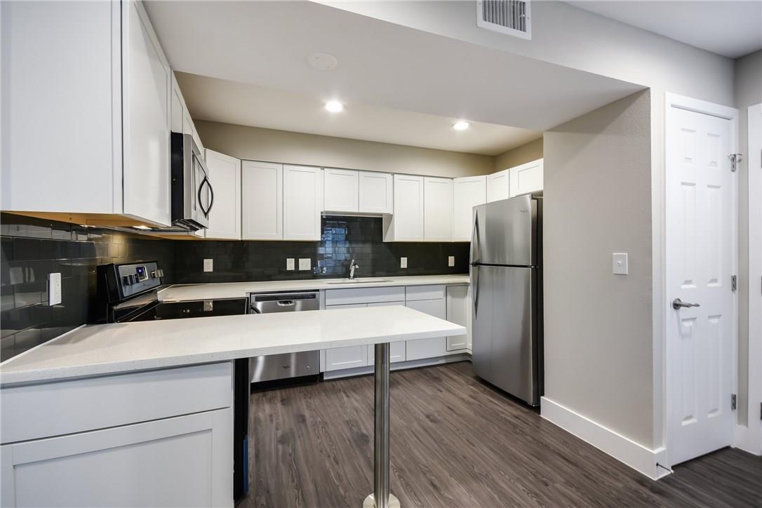 935 La Posada Dr # 142, Austin, TX 78752