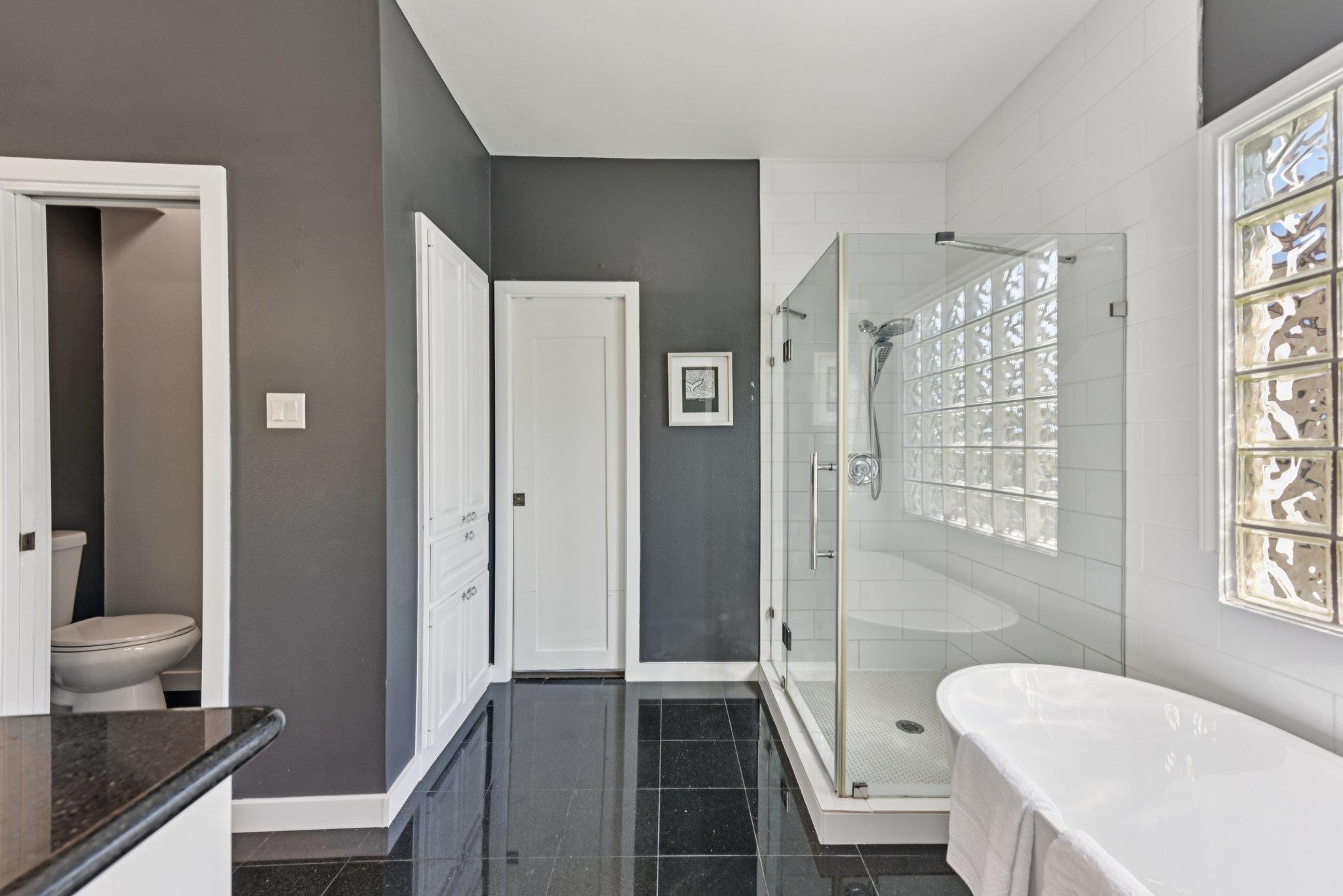 319 Hazeltine Dr, Lakeway, TX 78734