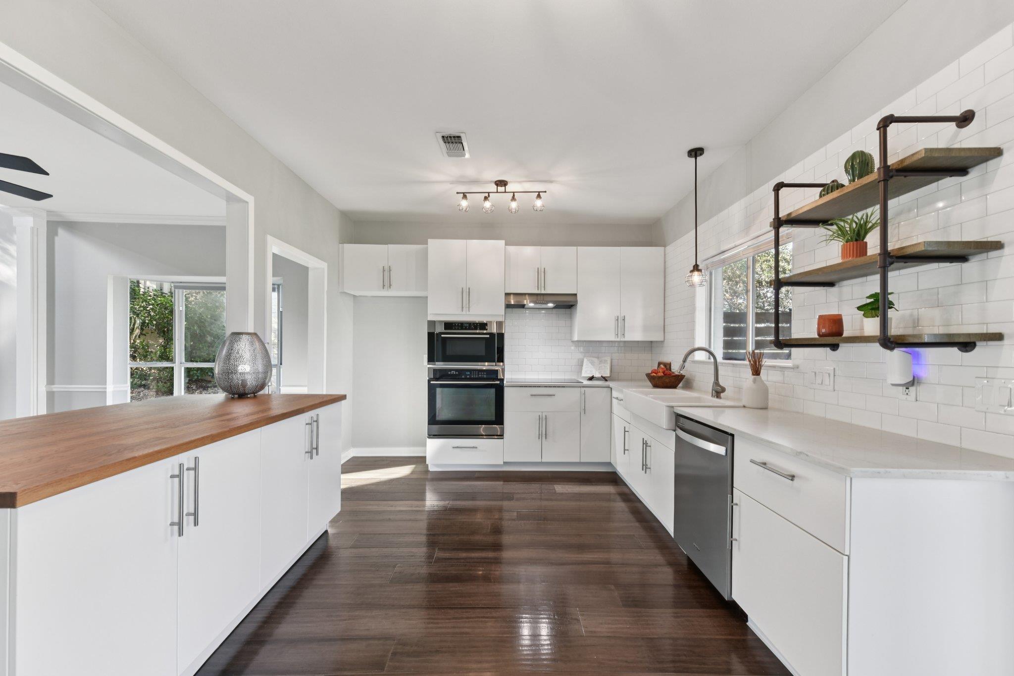 319 Hazeltine Dr, Lakeway, TX 78734