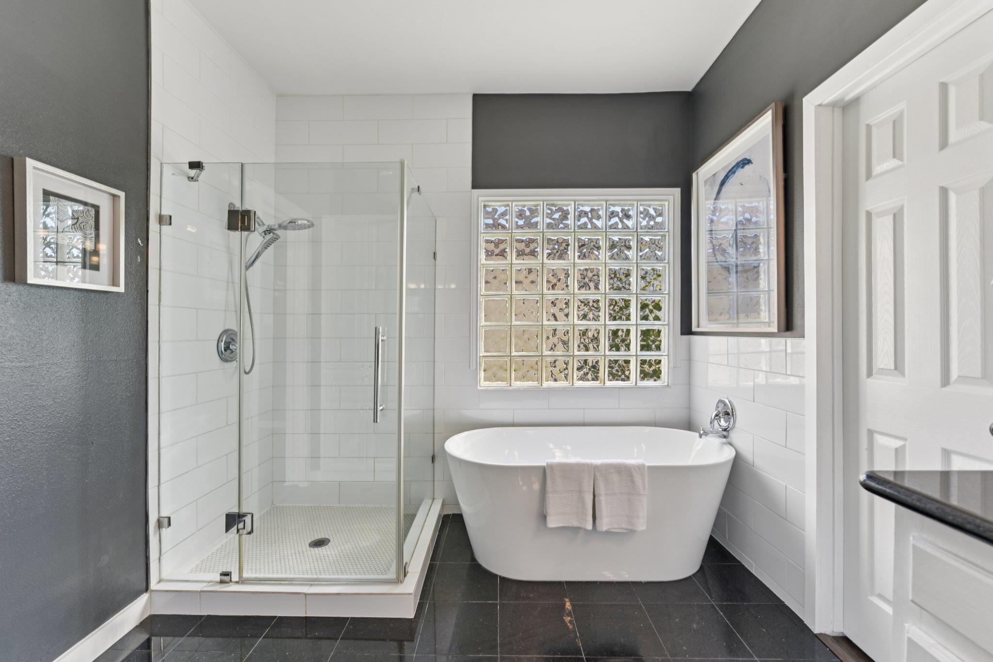 319 Hazeltine Dr, Lakeway, TX 78734