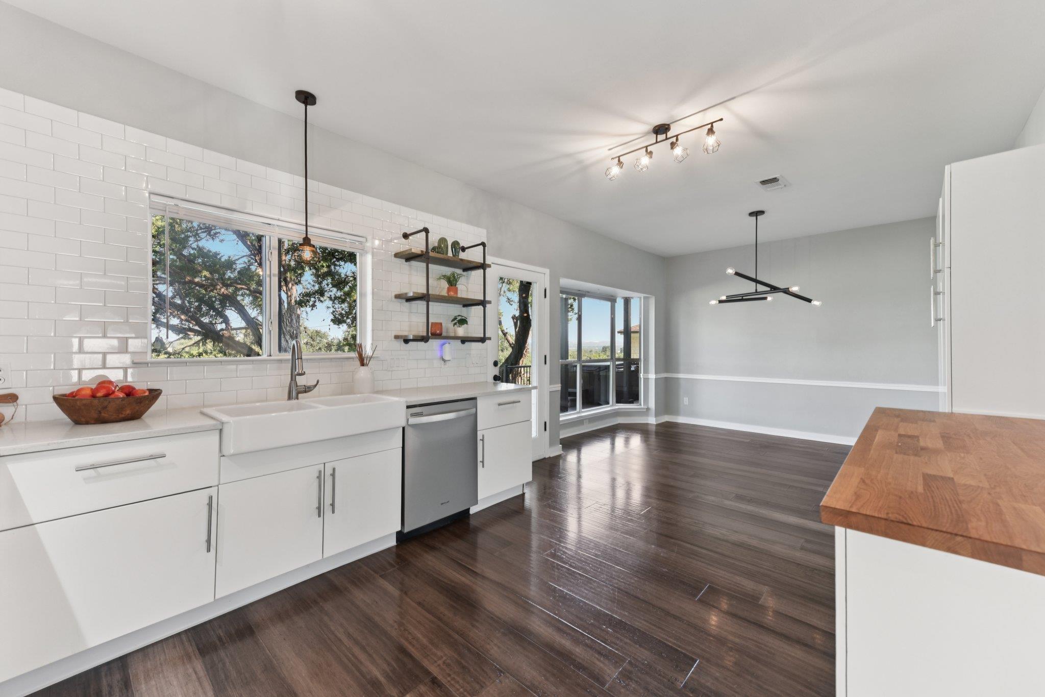 319 Hazeltine Dr, Lakeway, TX 78734