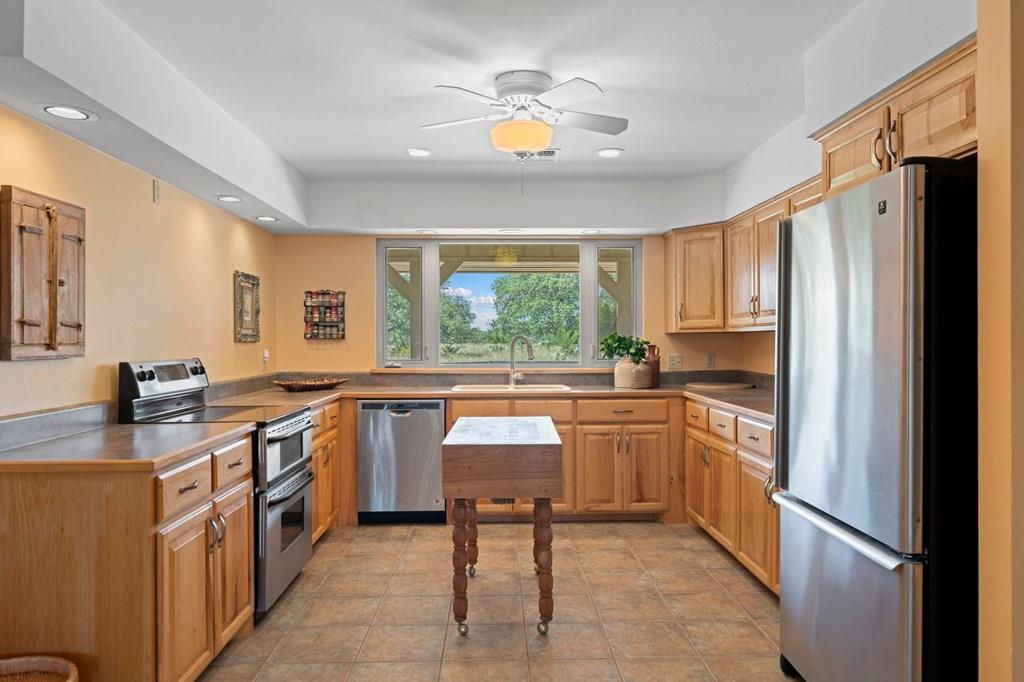 113 Indian Bluff Dr, Kerrville, TX 78028