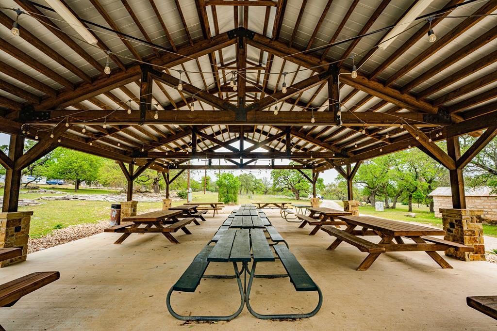 113 Indian Bluff Dr, Kerrville, TX 78028