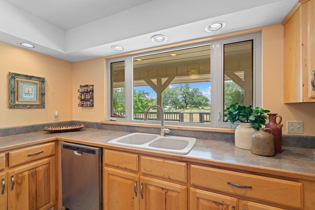 113 Indian Bluff Dr, Kerrville, TX 78028