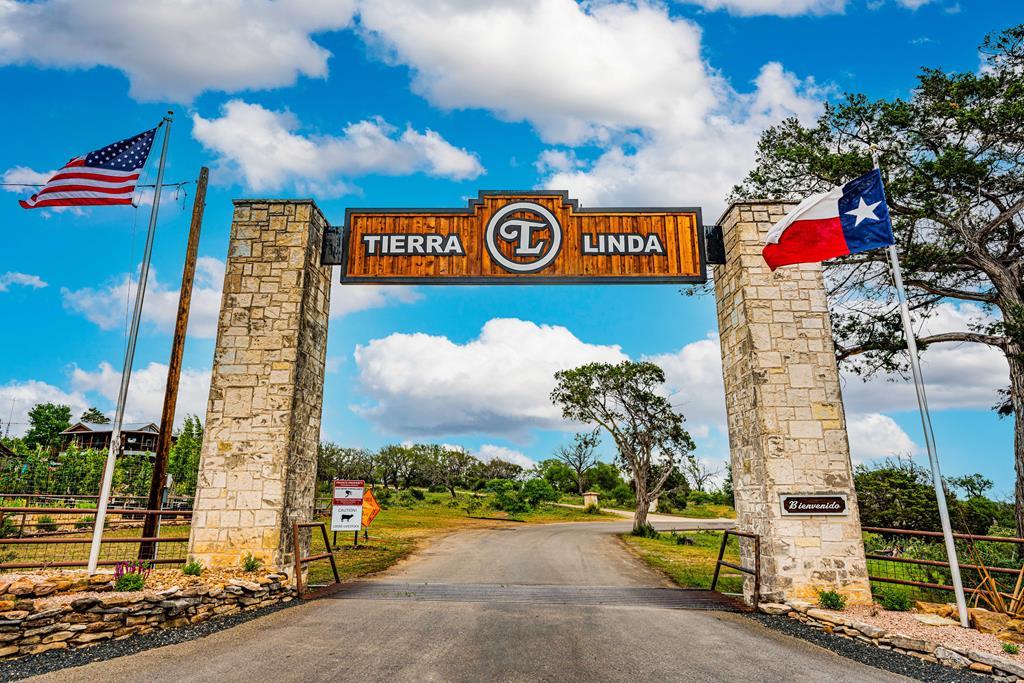 113 Indian Bluff Dr, Kerrville, TX 78028