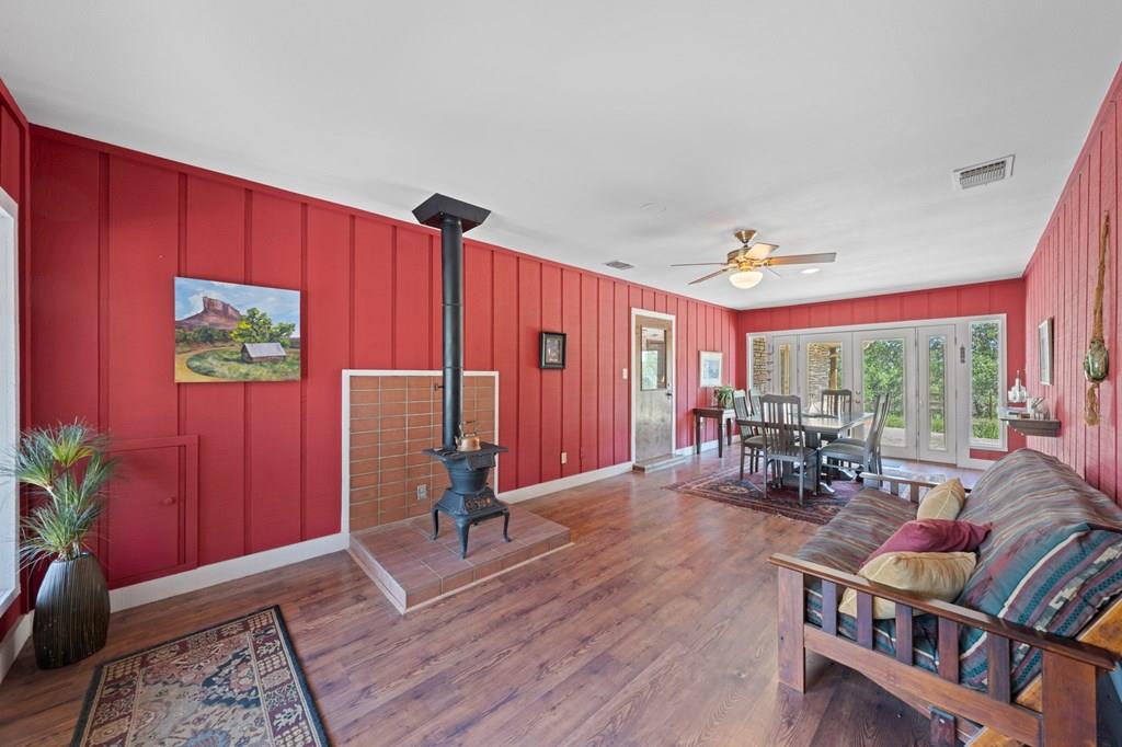 113 Indian Bluff Dr, Kerrville, TX 78028