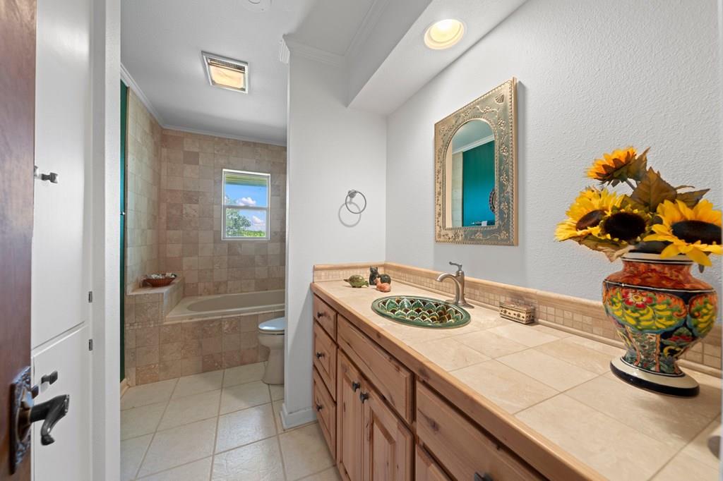 113 Indian Bluff Dr, Kerrville, TX 78028