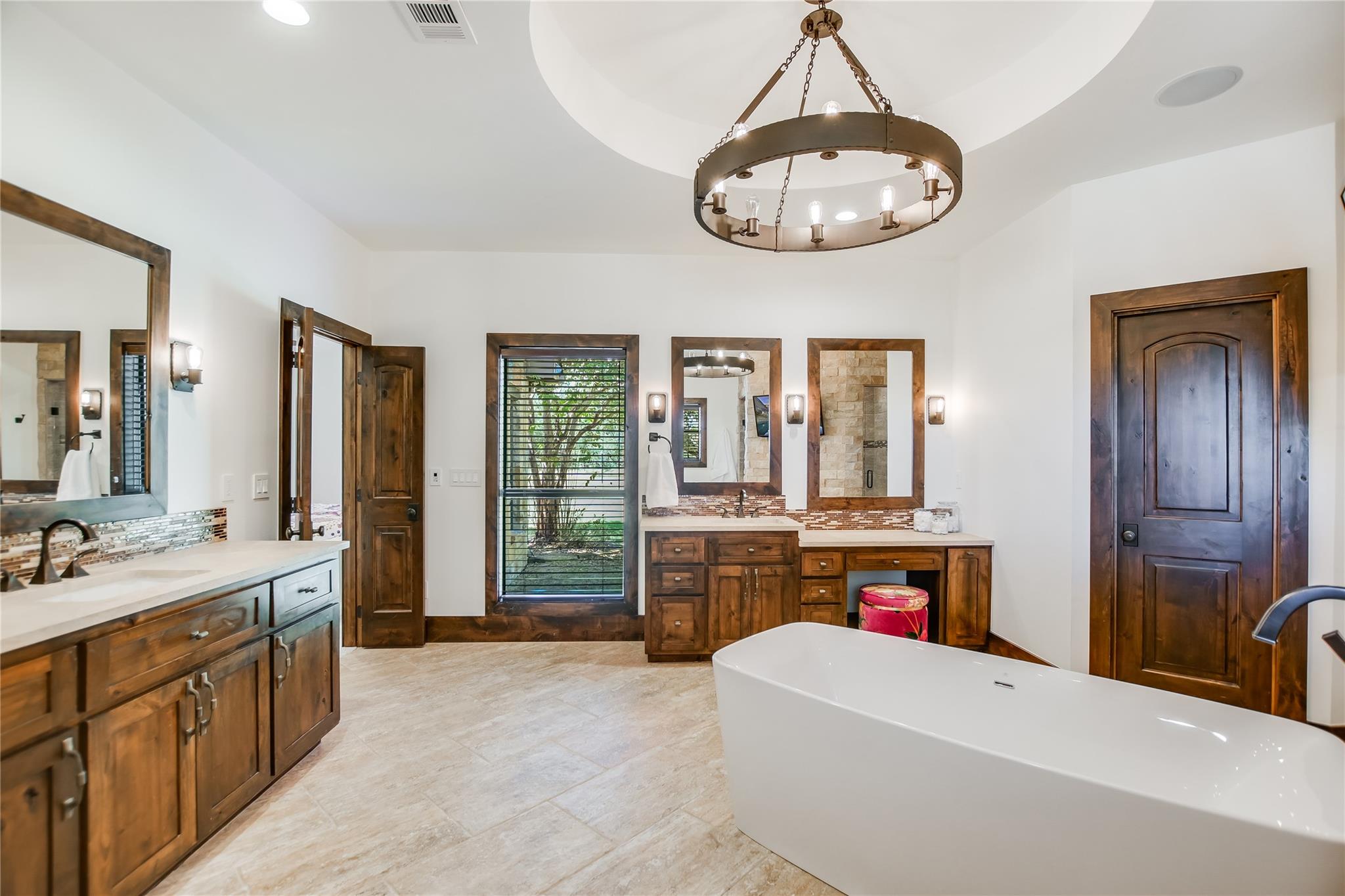 104 The Hills Ln, Horseshoe Bay, TX 78657