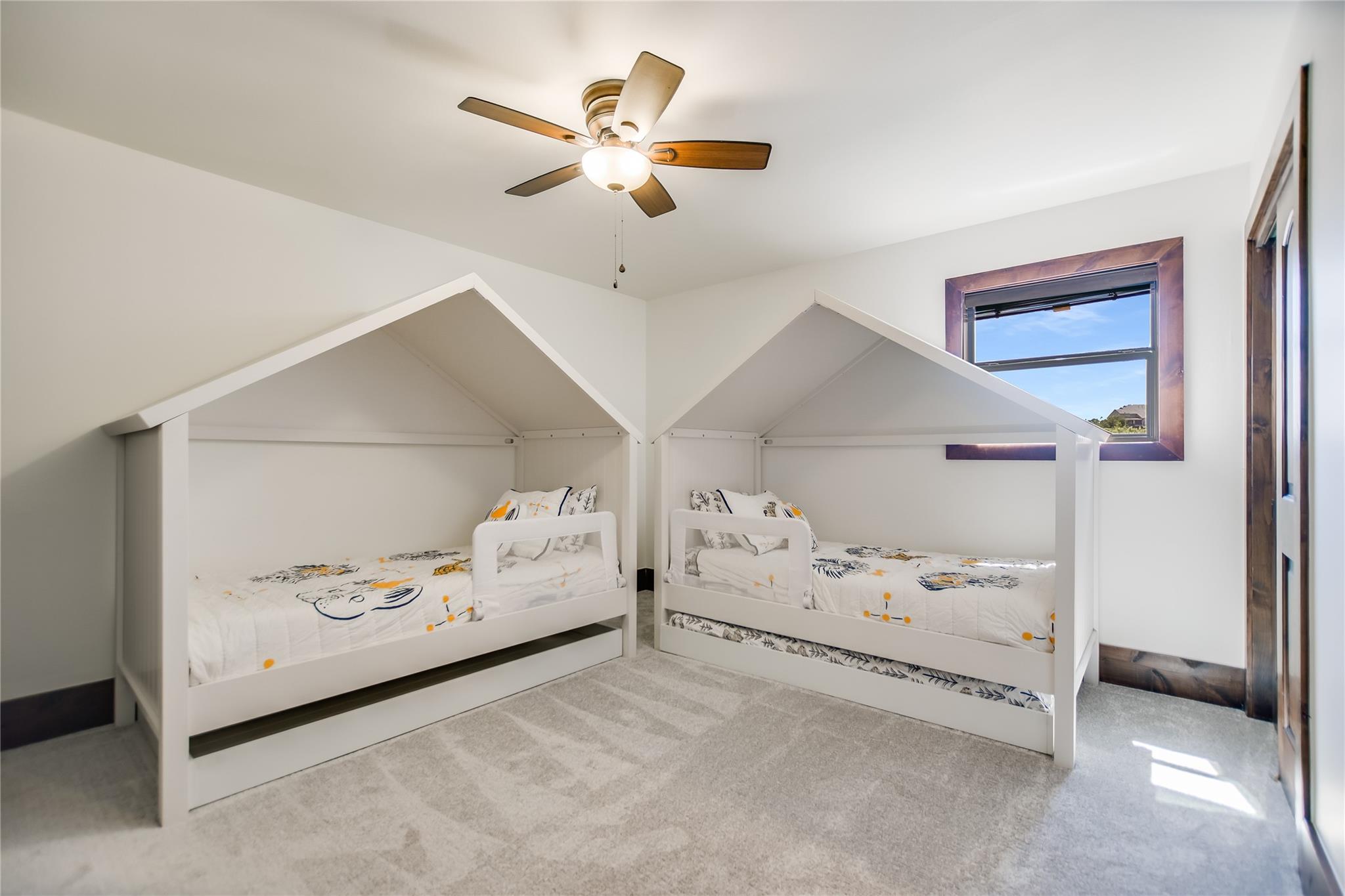 104 The Hills Ln, Horseshoe Bay, TX 78657