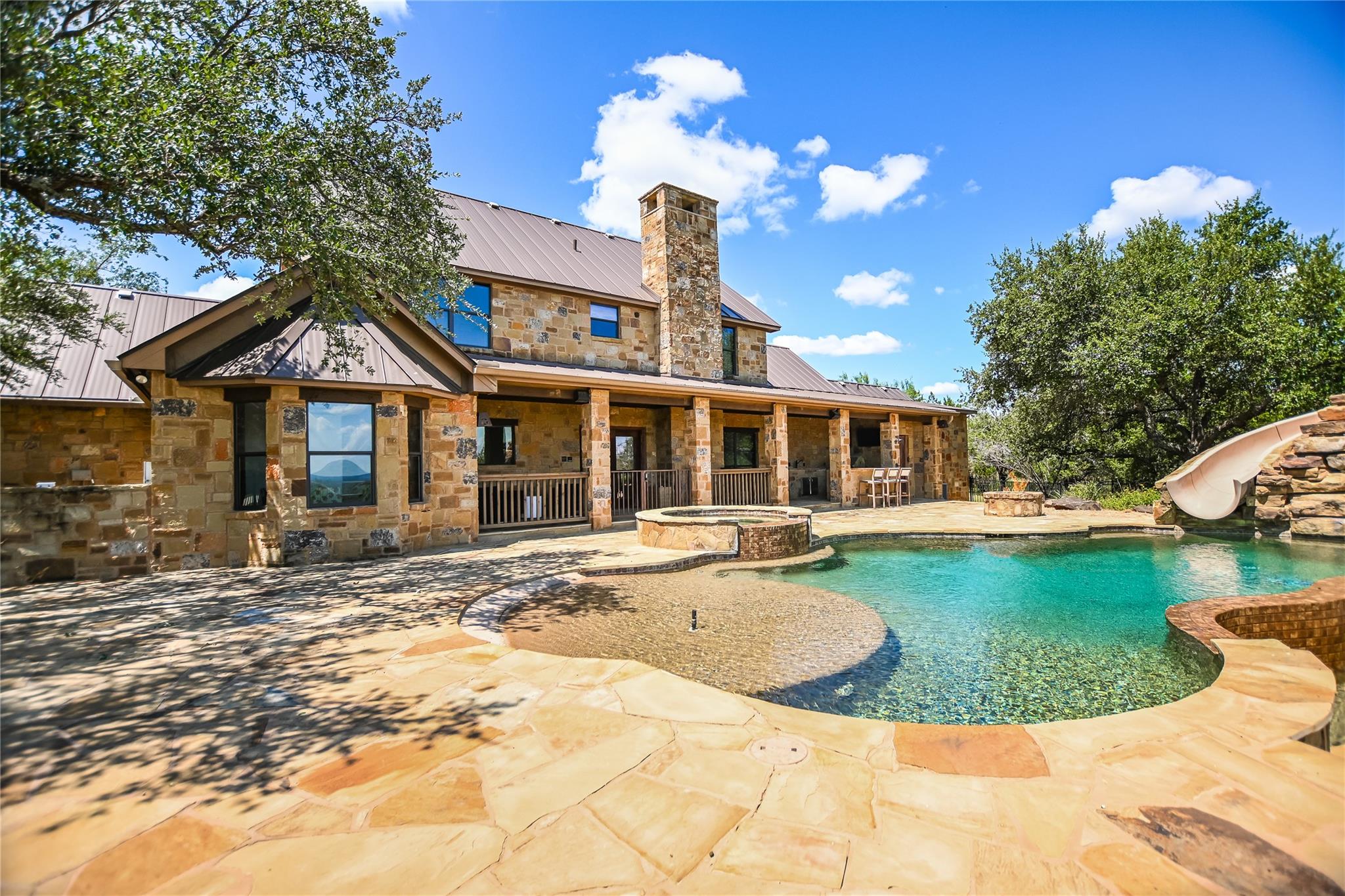 104 The Hills Ln, Horseshoe Bay, TX 78657