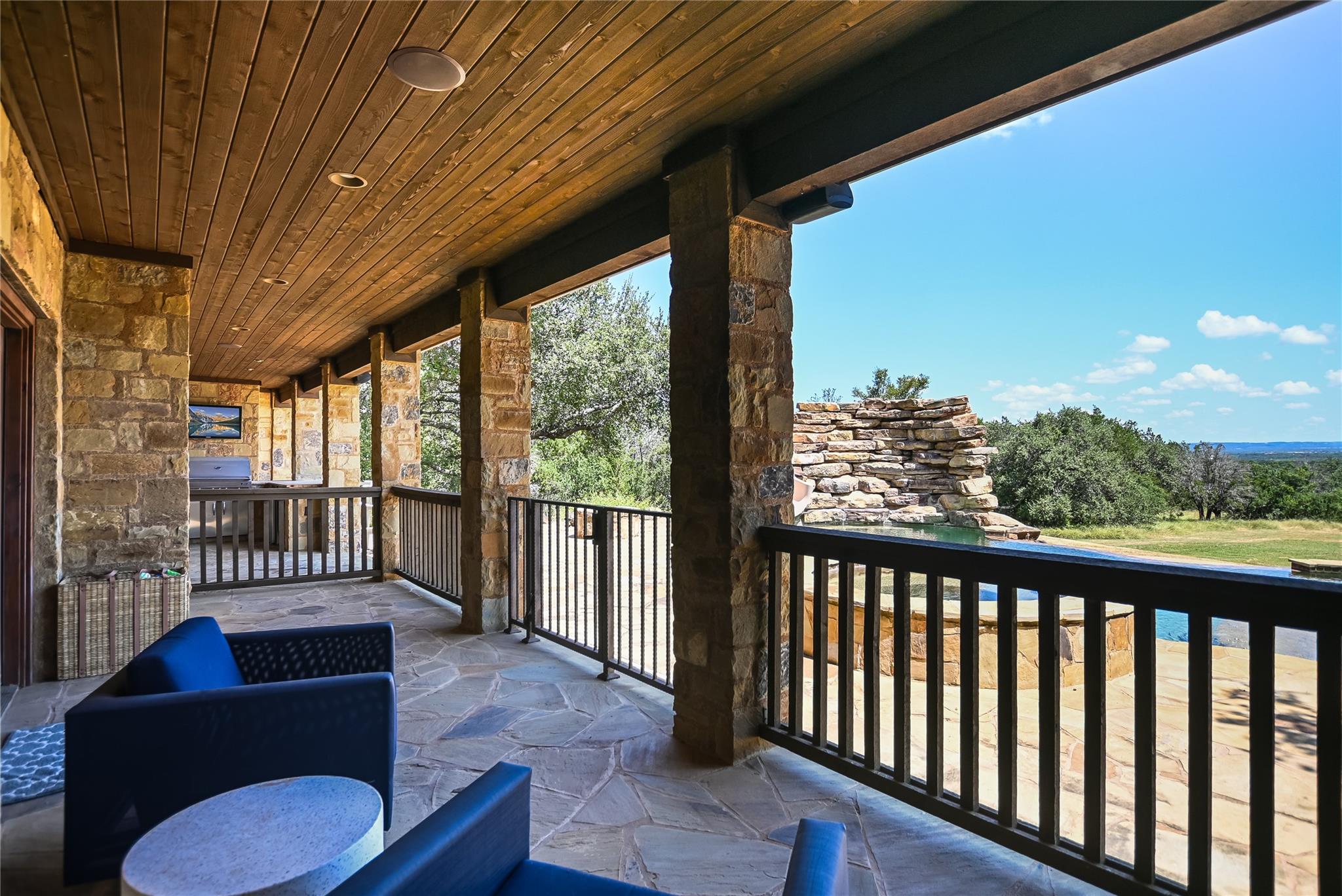 104 The Hills Ln, Horseshoe Bay, TX 78657