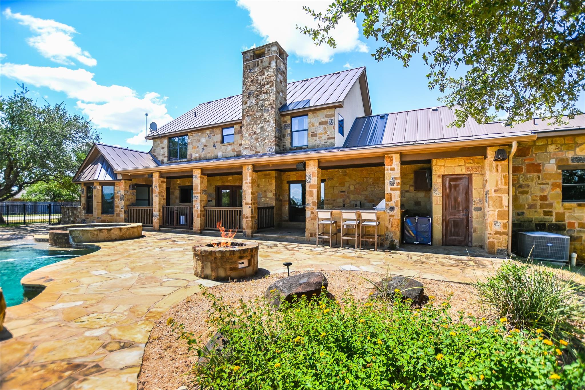 104 The Hills Ln, Horseshoe Bay, TX 78657