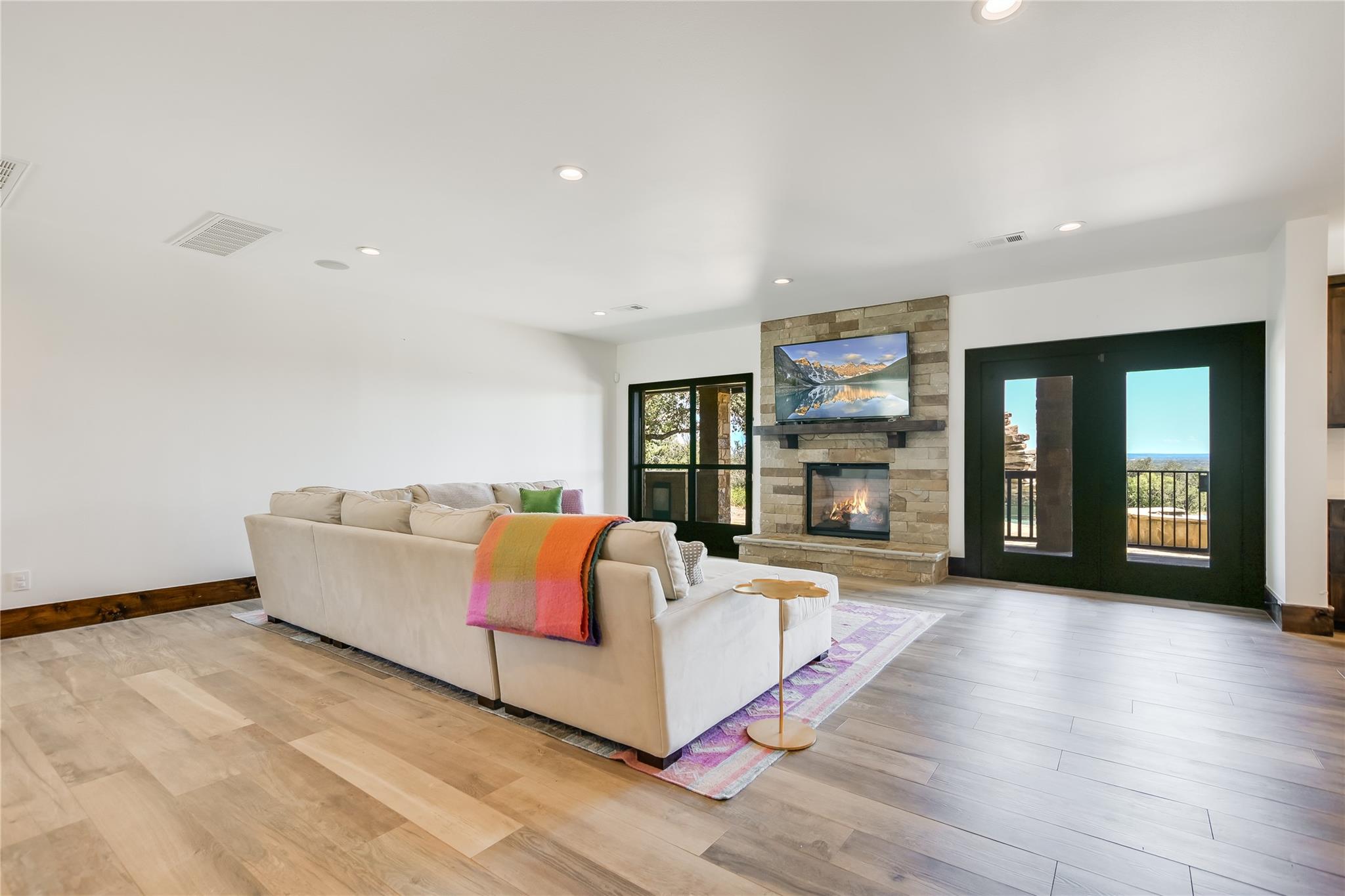 104 The Hills Ln, Horseshoe Bay, TX 78657