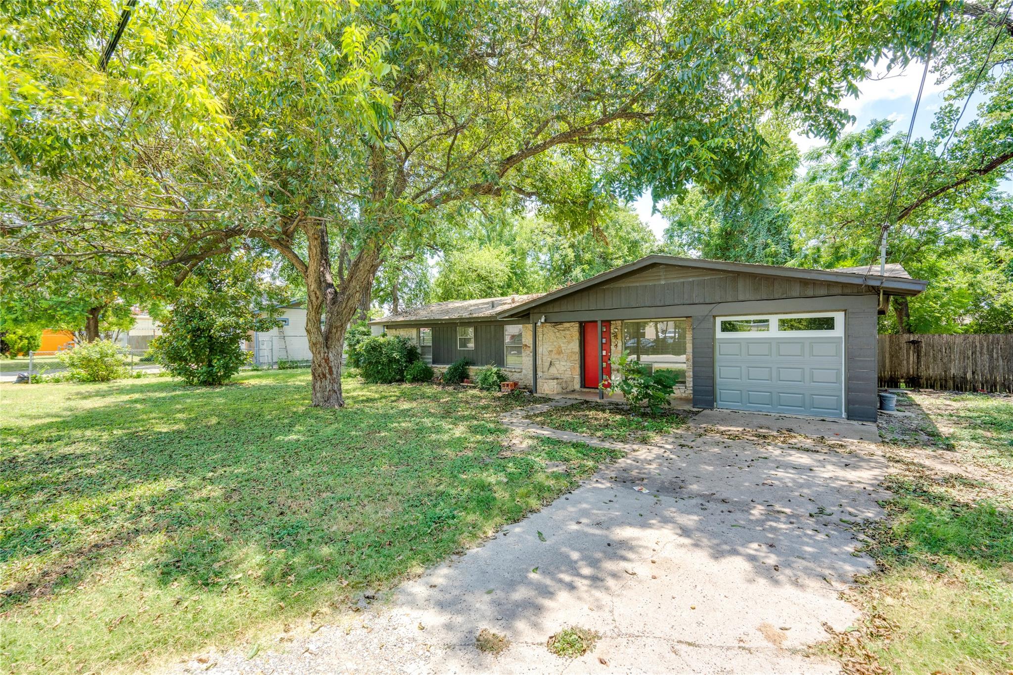 809 Neans Dr, Austin, TX 78758