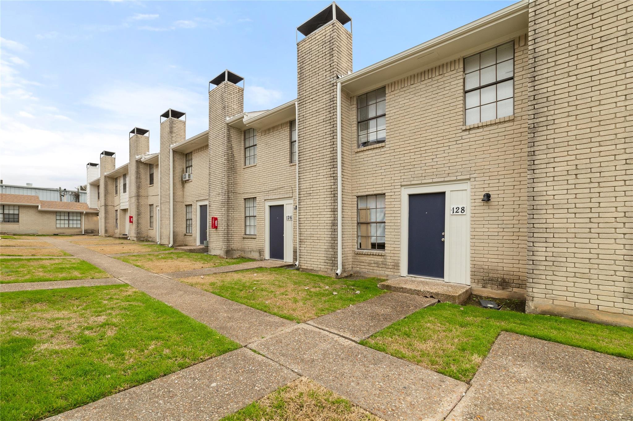 210 Lake Dr W # 116, Taylor, TX 76574