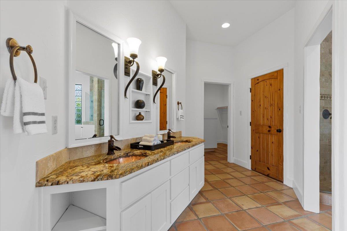 189 Sandy Creek Ranch Dr, Smithville, TX 78957