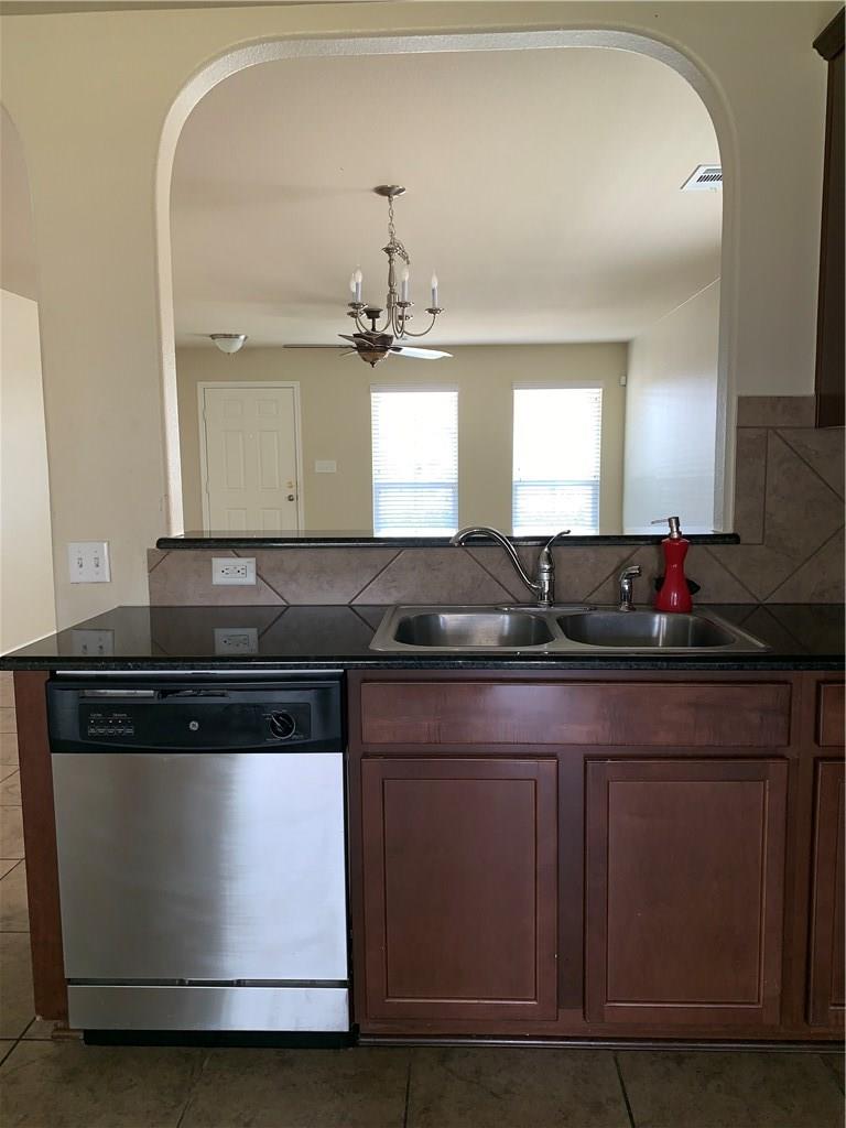 151 Chickadee Cv, Kyle, TX 78640