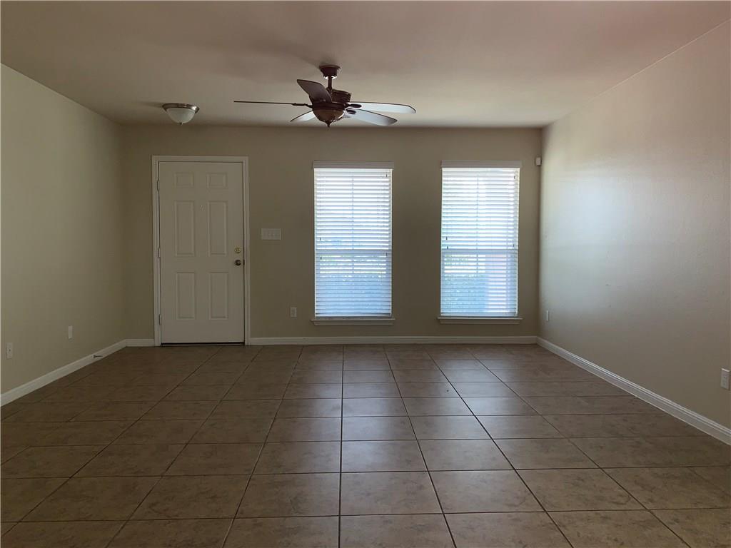 151 Chickadee Cv, Kyle, TX 78640